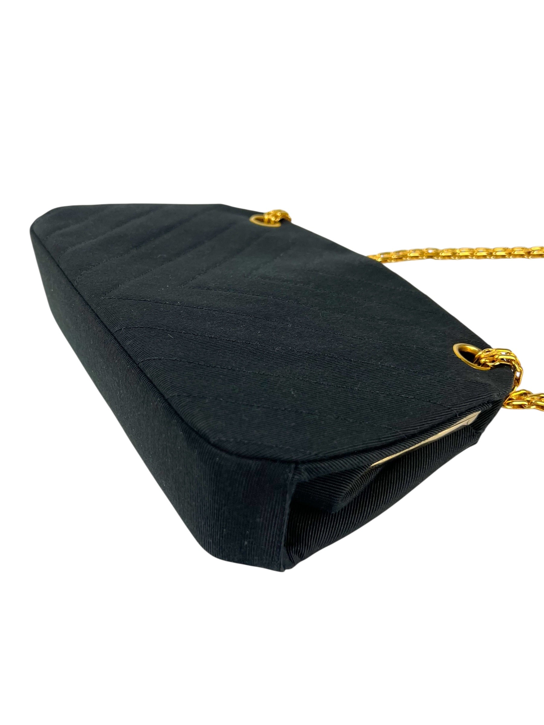 chanel-vintage-jersey-kisslock-24k-shoulder-bag-6