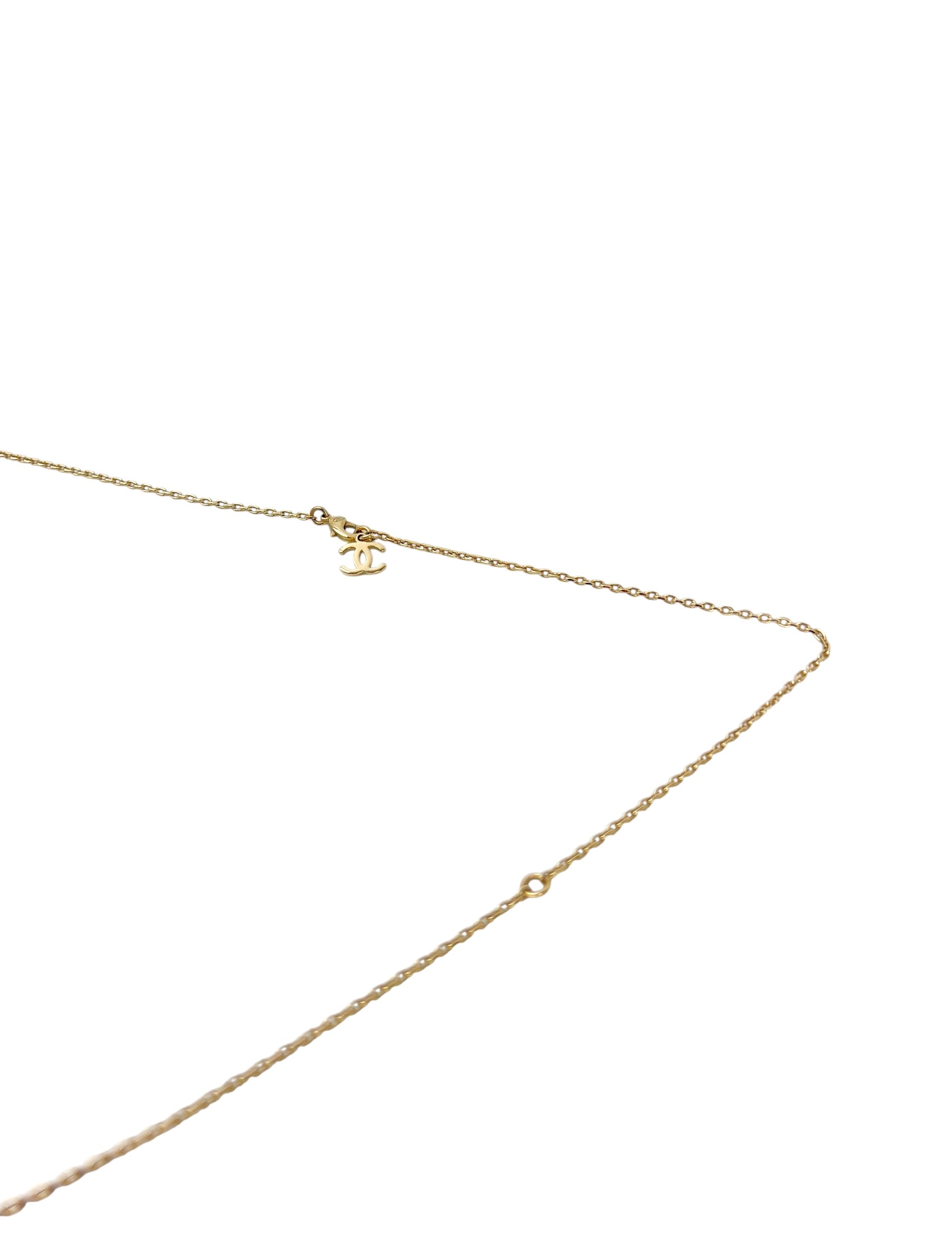 chanel-gold-tone-interlocking-cc-pendant-necklace-2