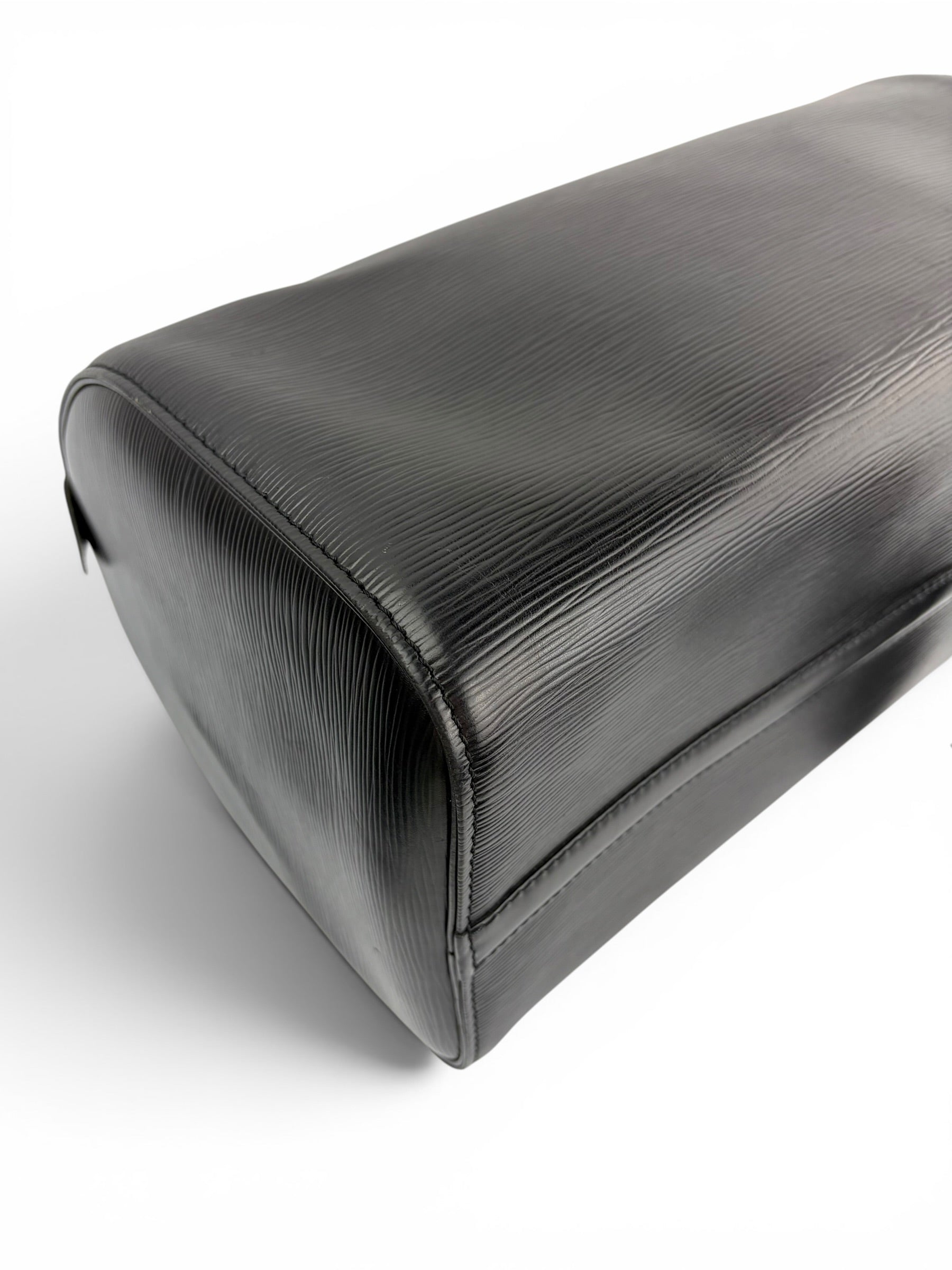 louis-vuitton-black-epi-speedy-35--7