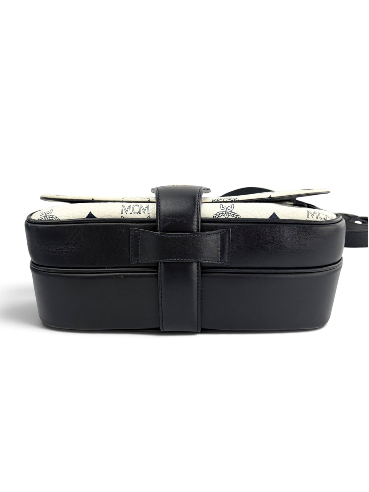 mcm-black-and-white-visetos-monogram-crossbody-5