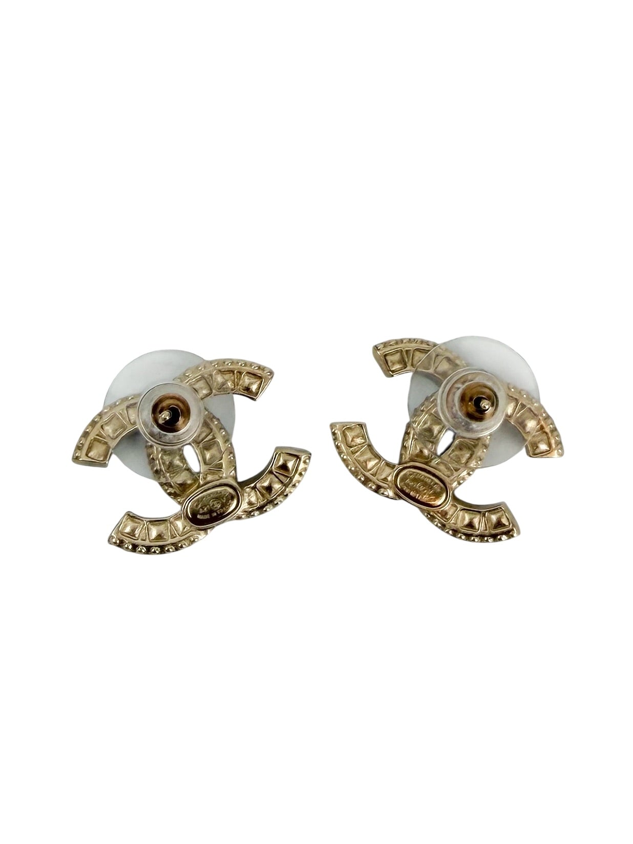 chanel-champagne-gold-crystal-cc-stud-earrings--1