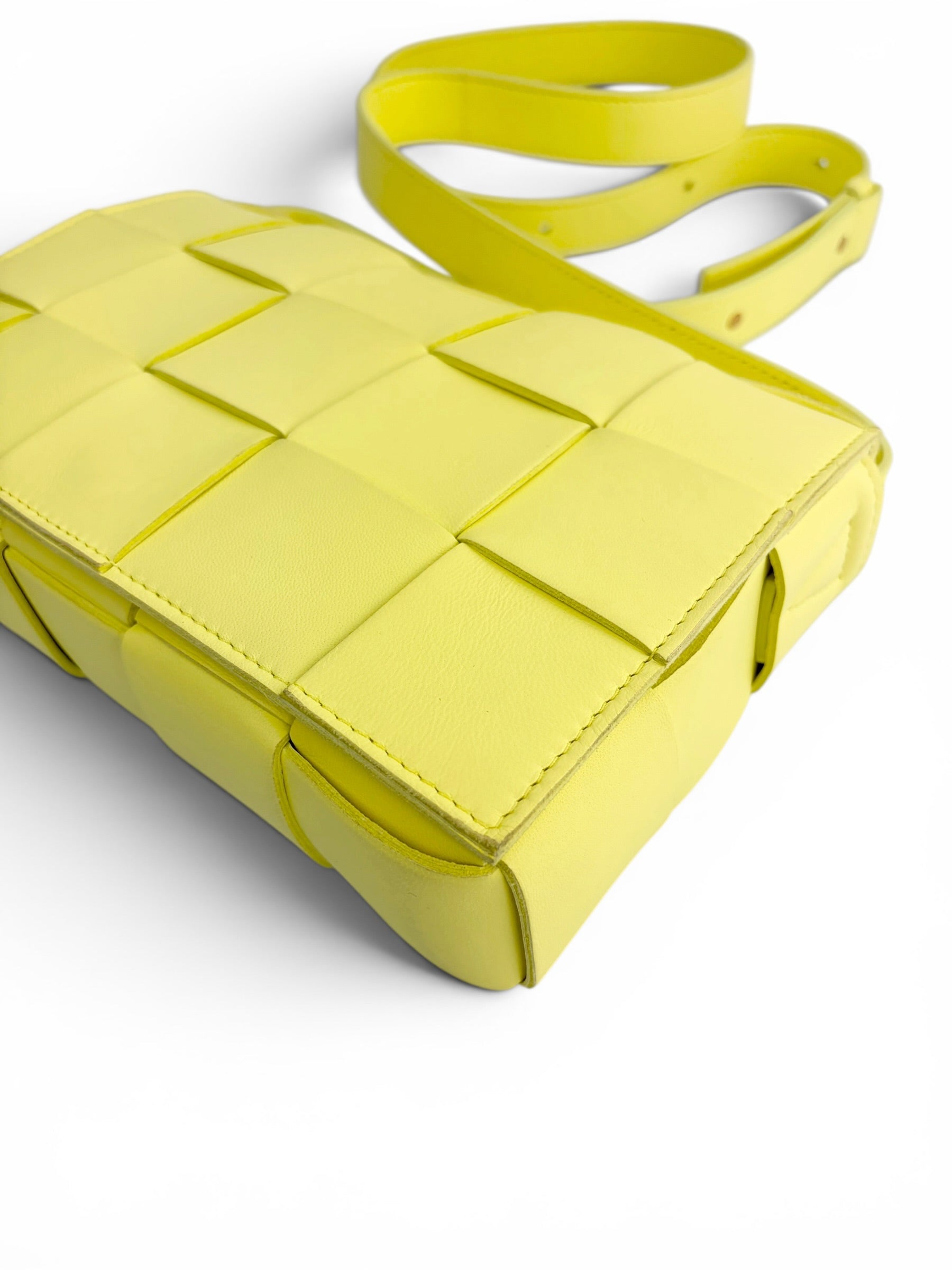 bottega-veneta-yellow-intrecciato-cassette--8