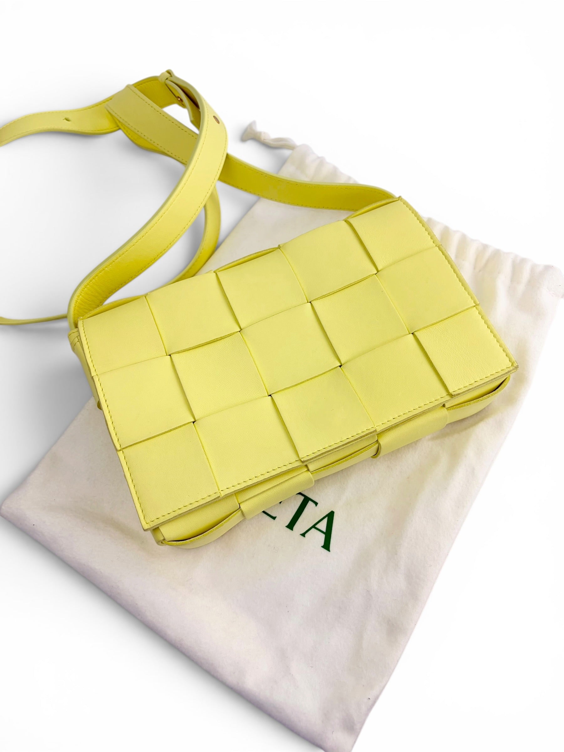 bottega-veneta-yellow-intrecciato-cassette--1