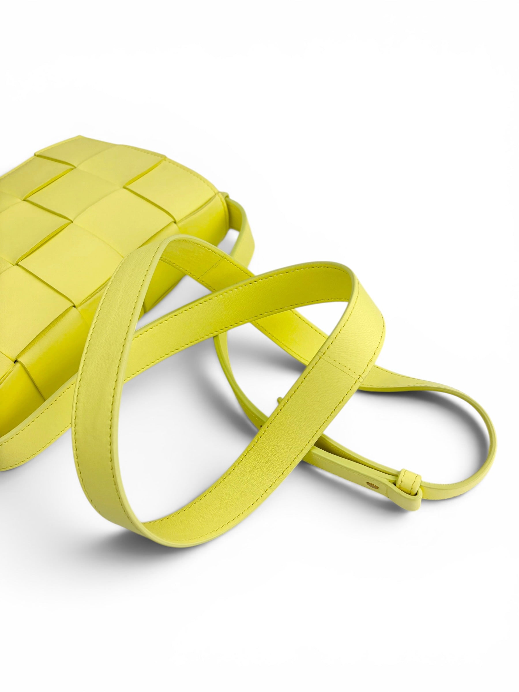 bottega-veneta-yellow-intrecciato-cassette--6
