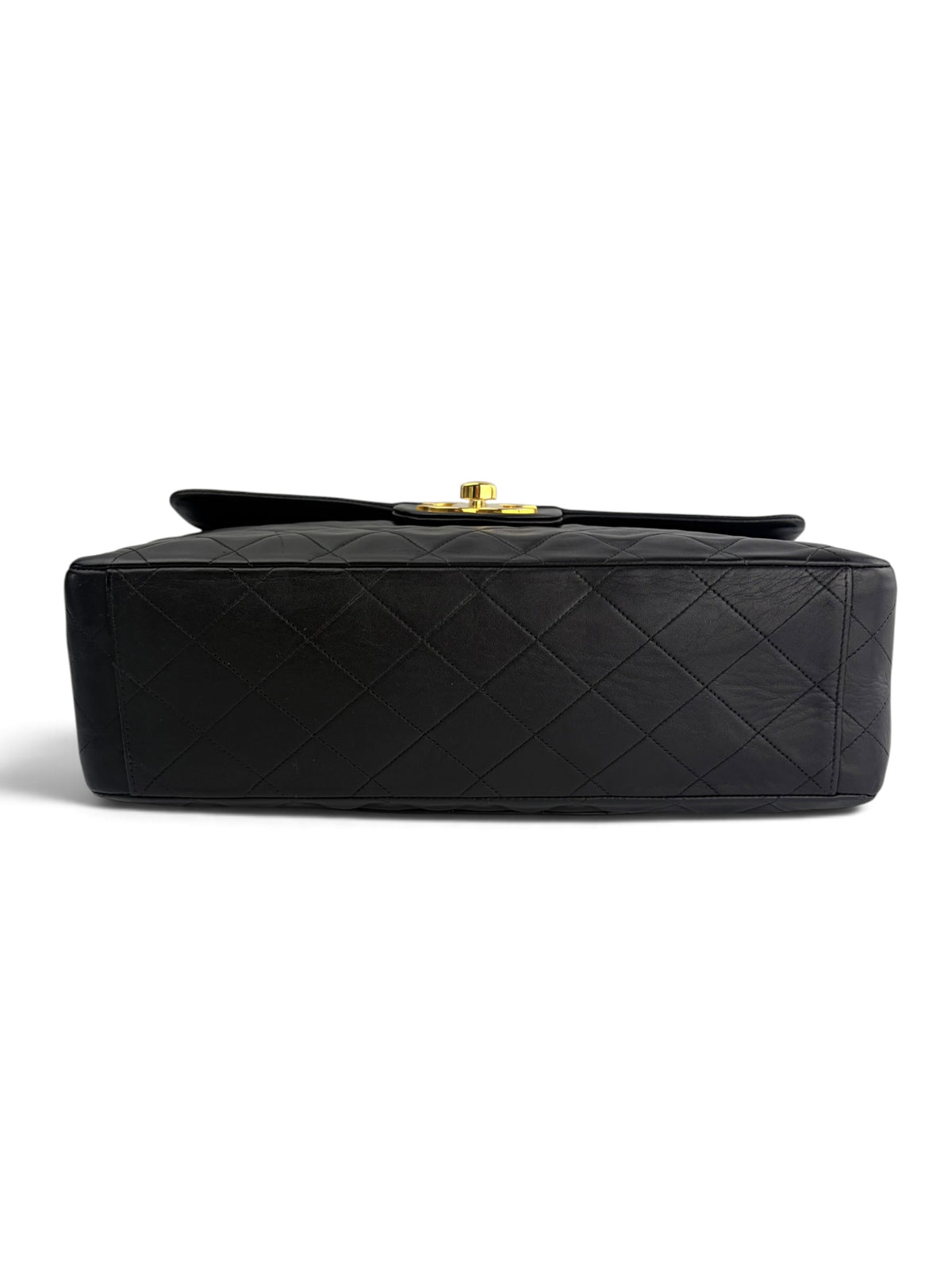 chanel-vintage-maxi-single-flap-7