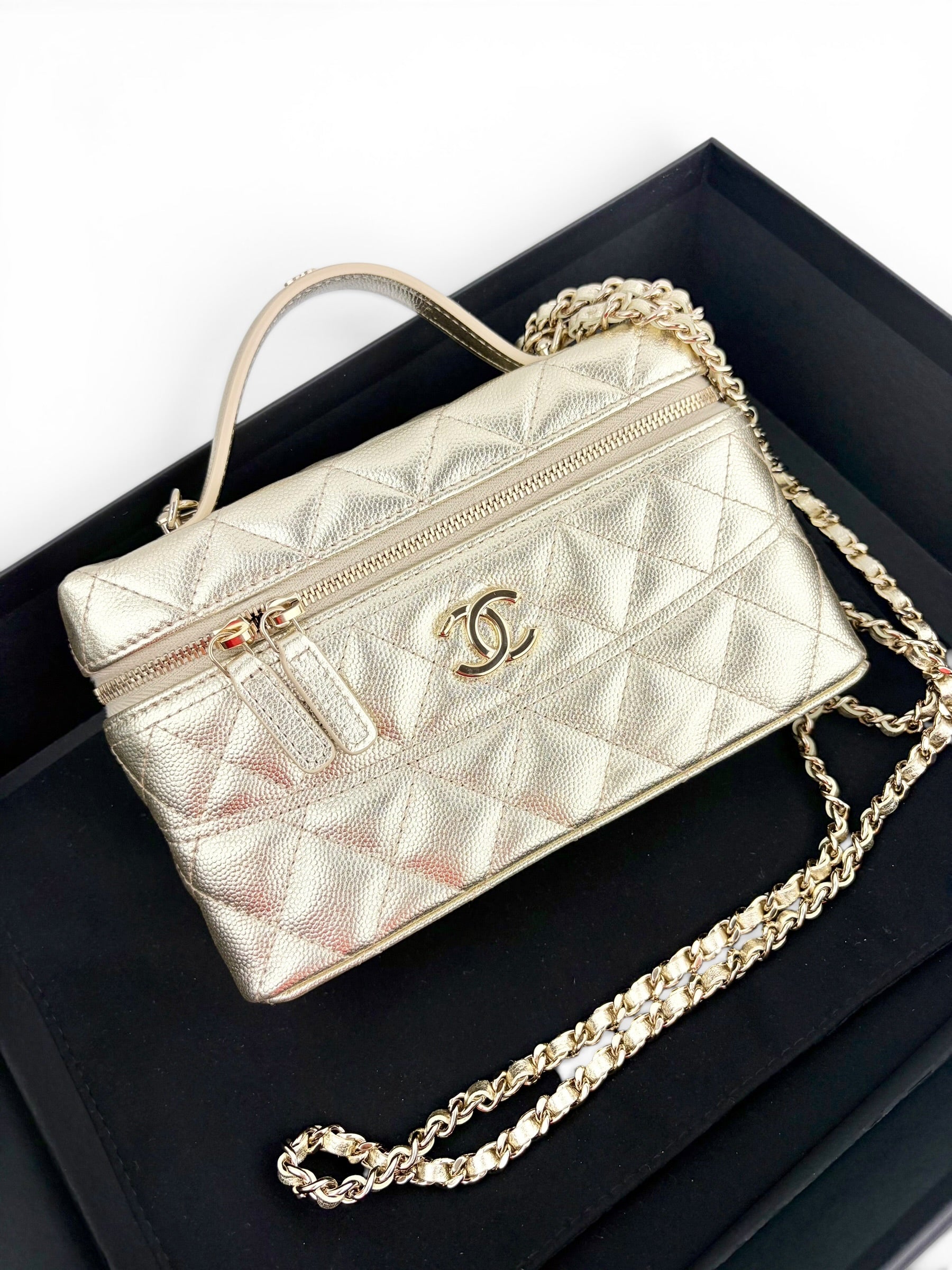 chanel-gold-caviar-slim-top-handle-vanity-1