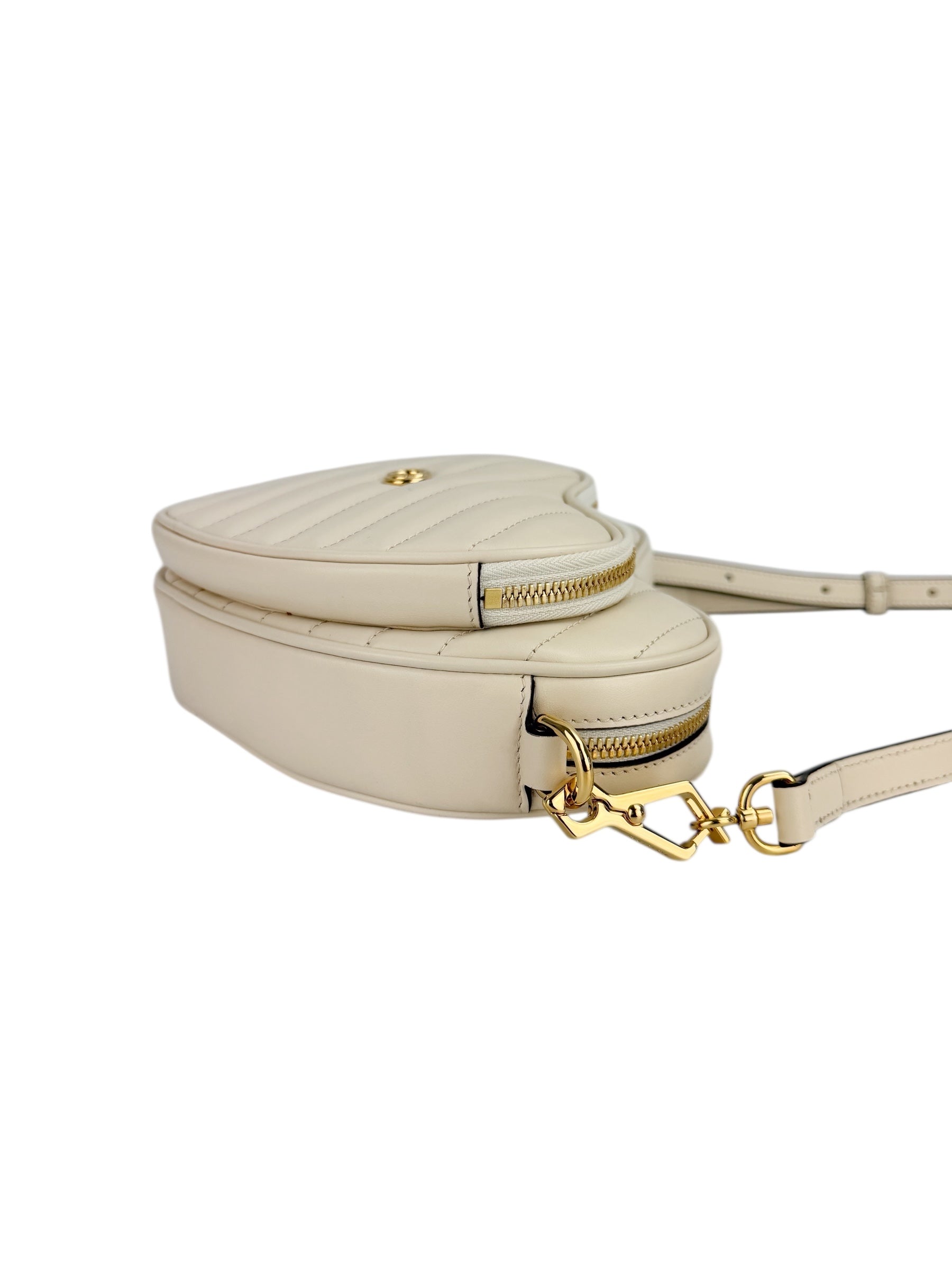 gucci-cloud-white-leather-heart-crossbody-4