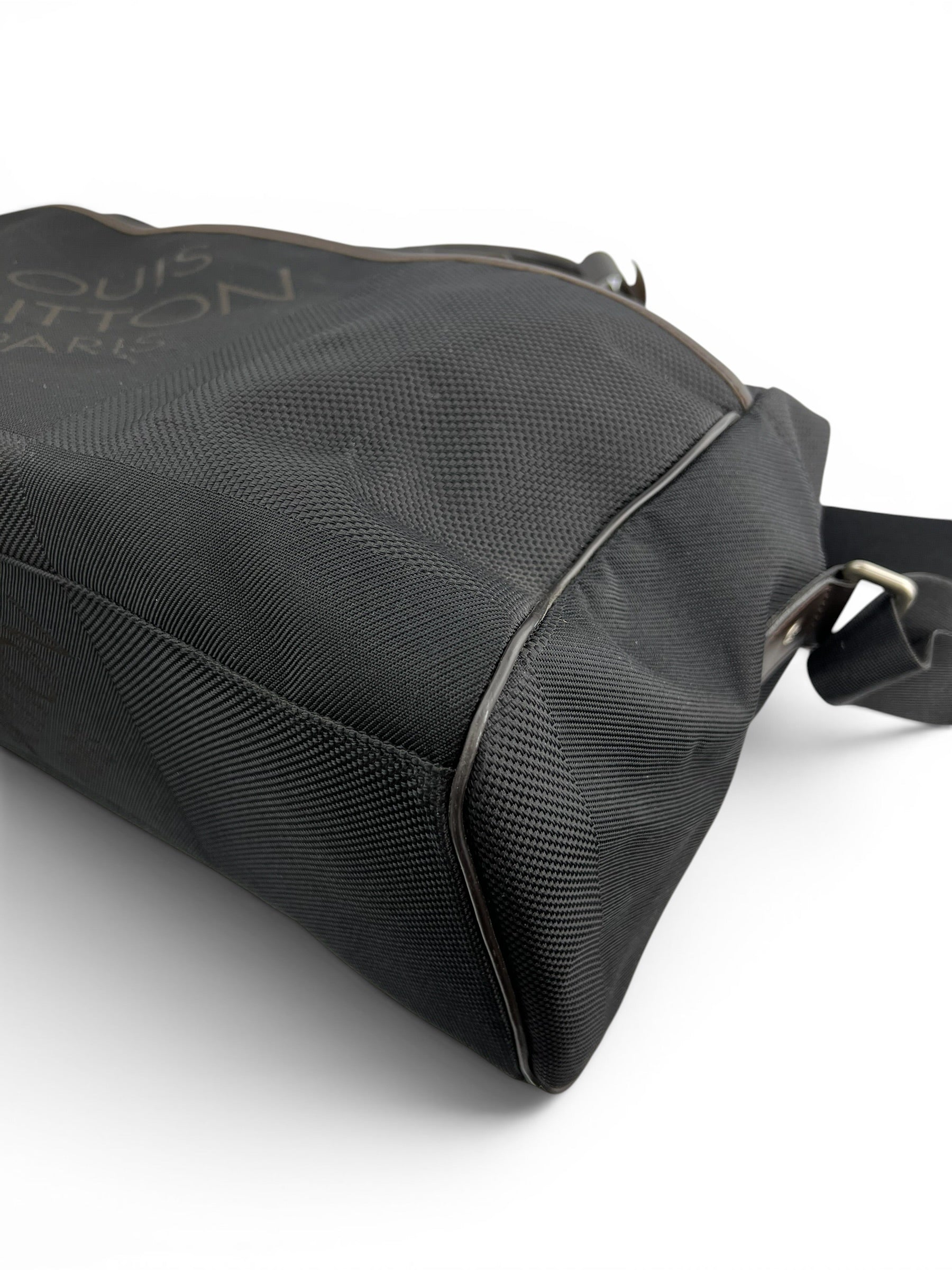 -louis-vuitton-black-geant-albatros-duffle-8