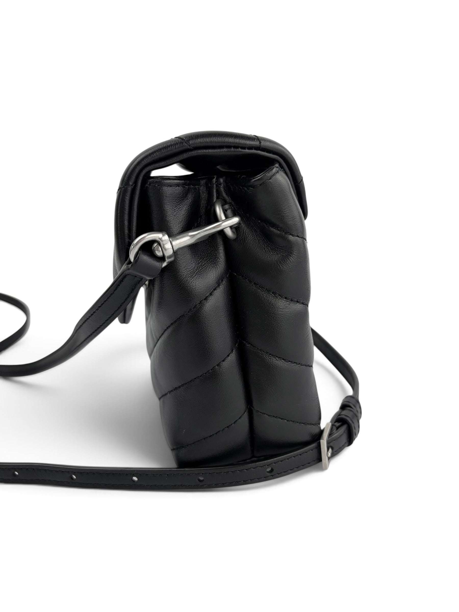 saint-laurent-black-leather-toy-loulou-3