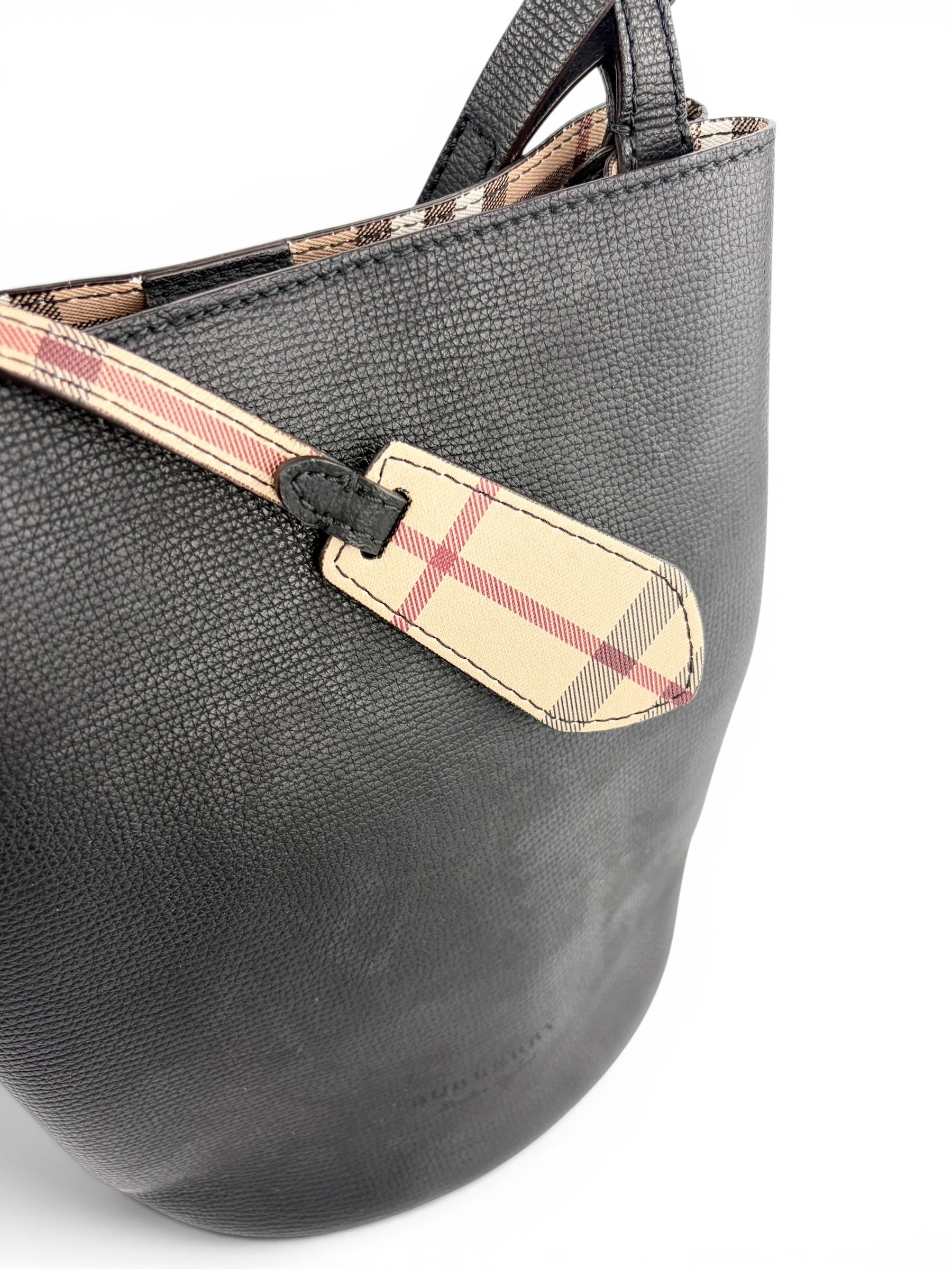 burberry-black-leather-lorne-small-bucket-bag-6