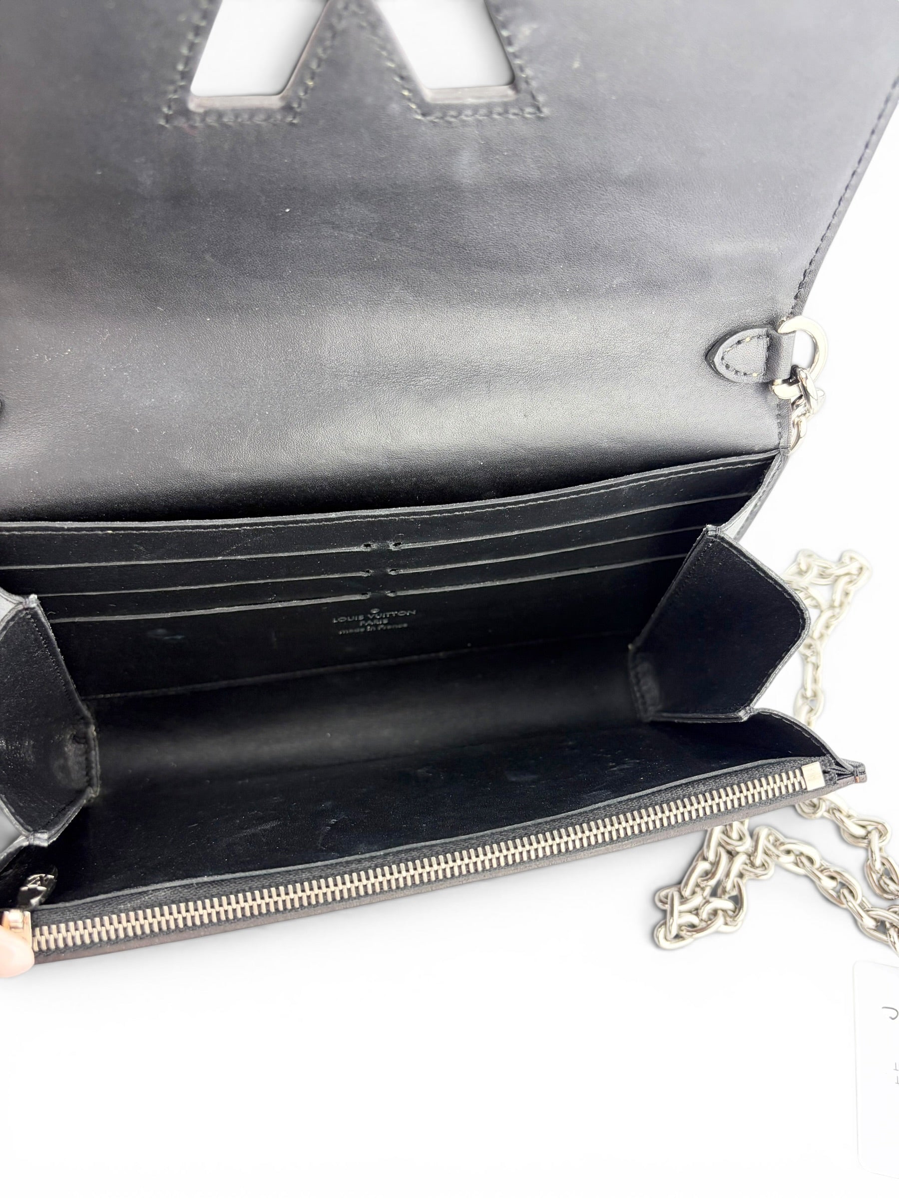 louis-vuitton-limited-edition-damier-time-trunk-twist-chain-woc-9