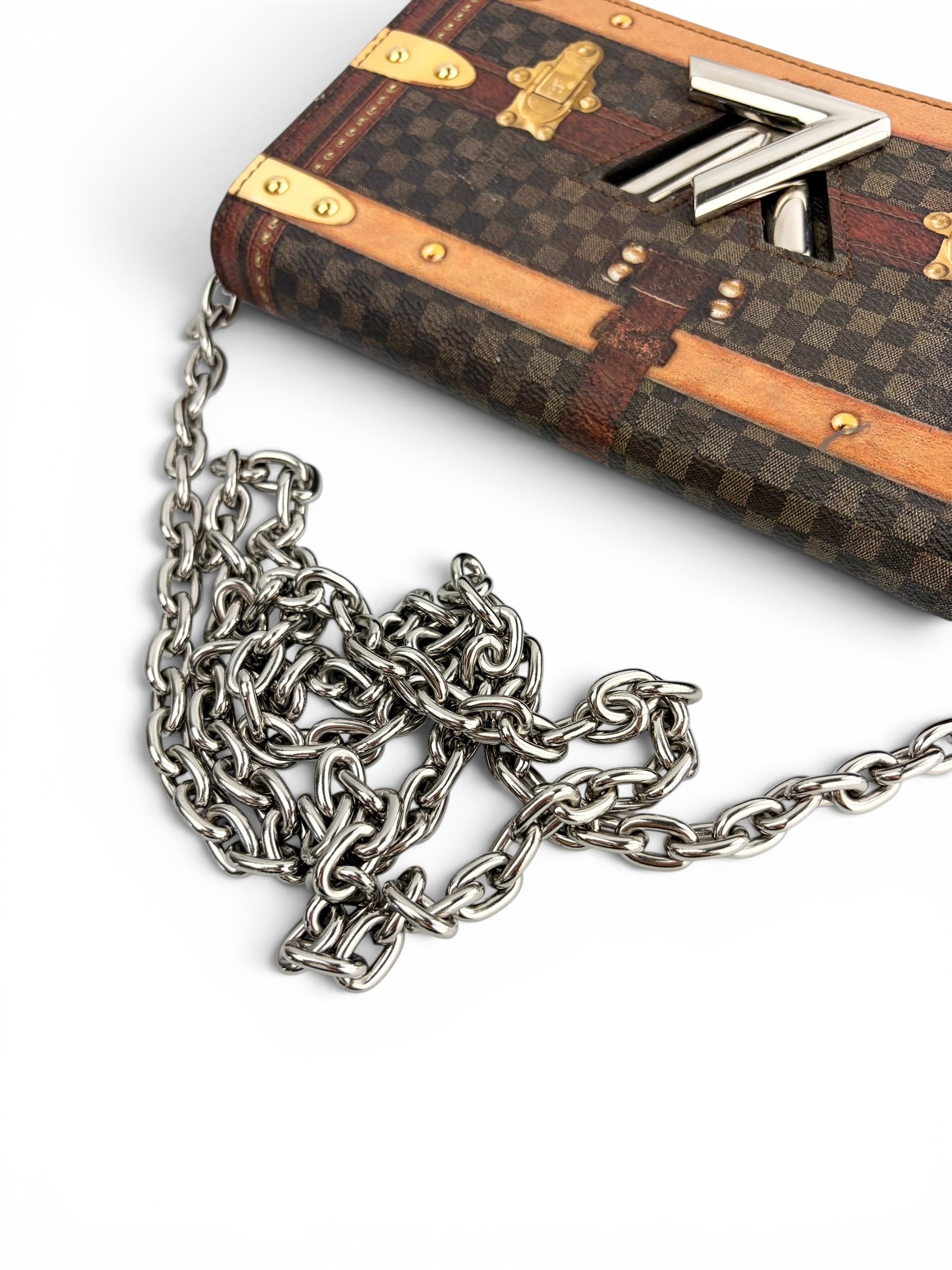 louis-vuitton-limited-edition-damier-time-trunk-twist-chain-woc-4