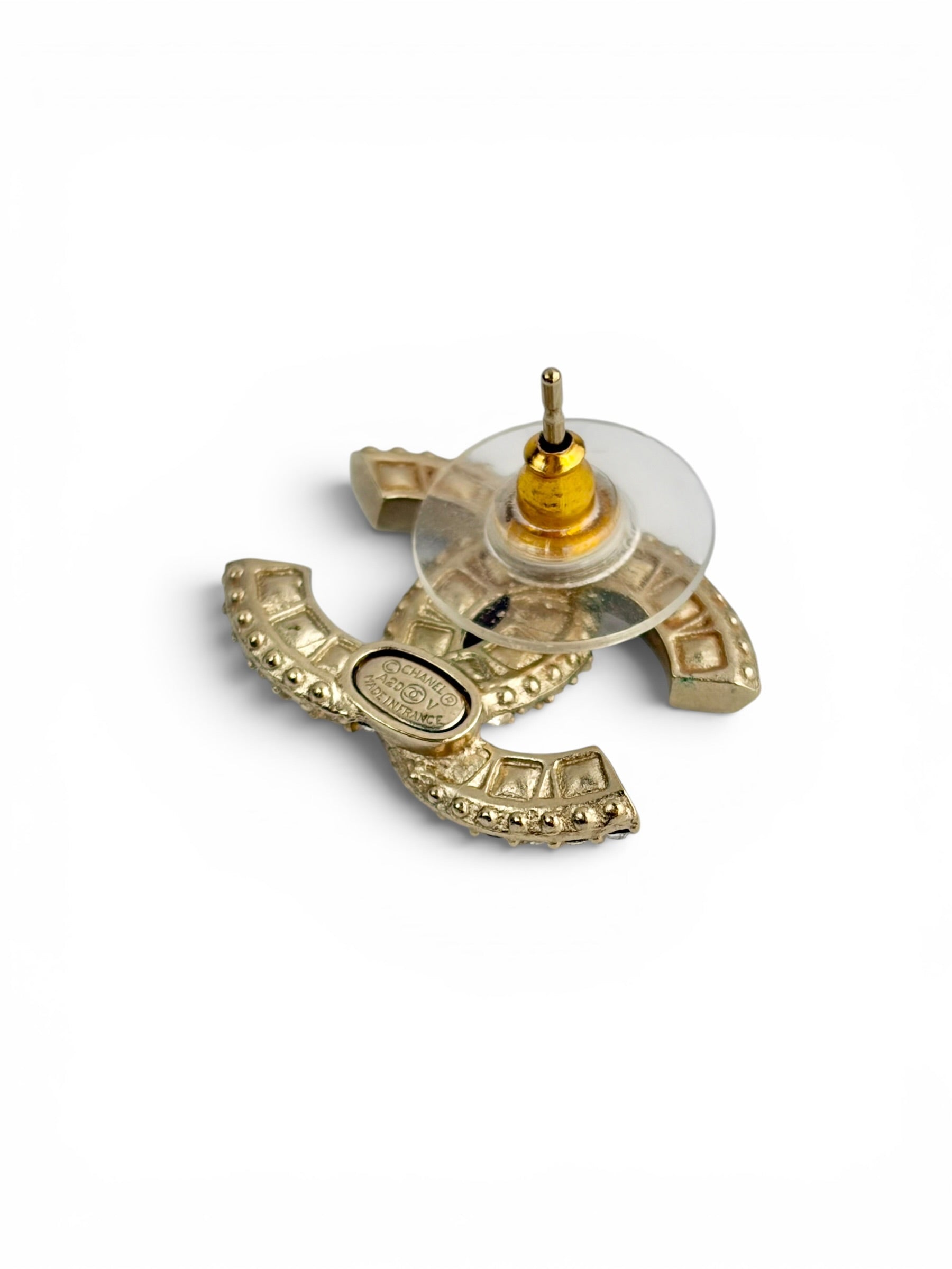 chanel-gold-interlocking-cc-crystal-stud-earrings-1
