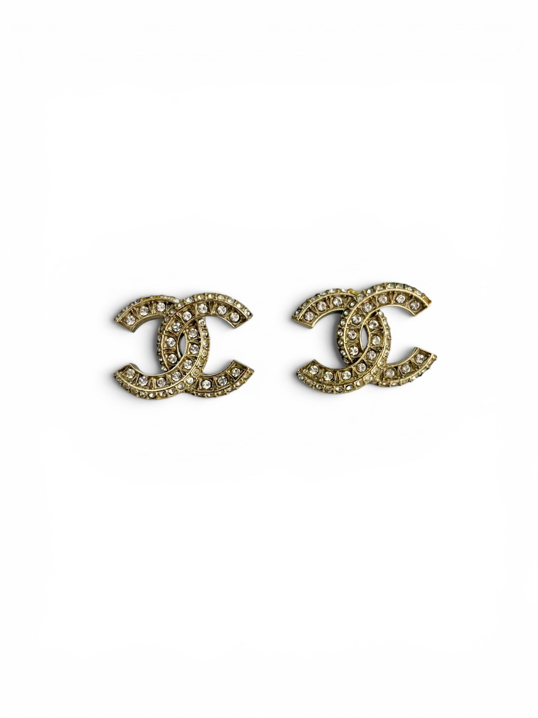 chanel-gold-interlocking-cc-crystal-stud-earrings-0