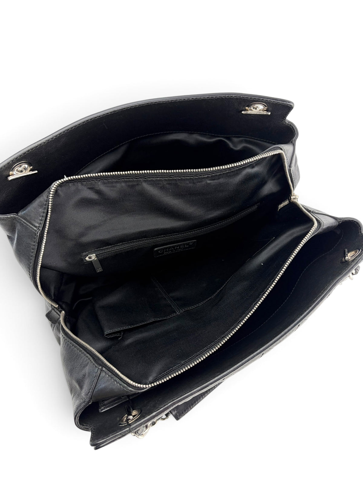 chanel-black-leather-reissue-flap-tote-8