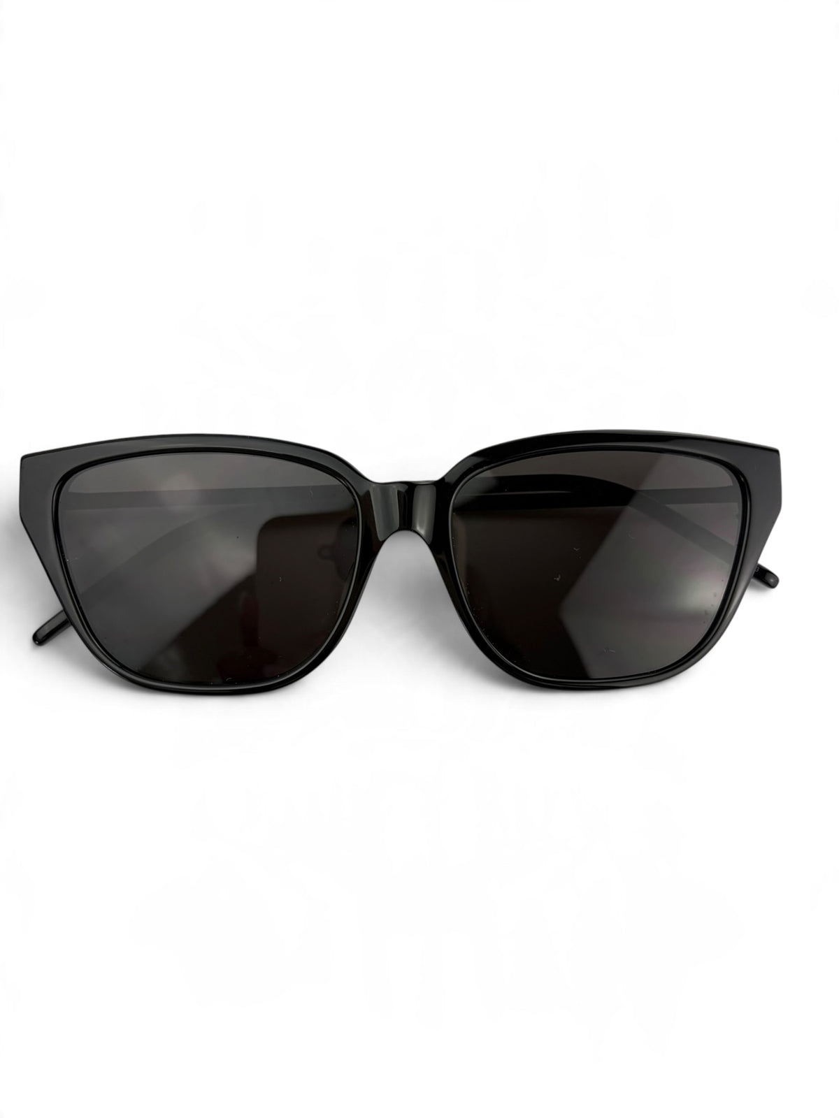 saint-laurent-black-cat-eye-sunglasses-0
