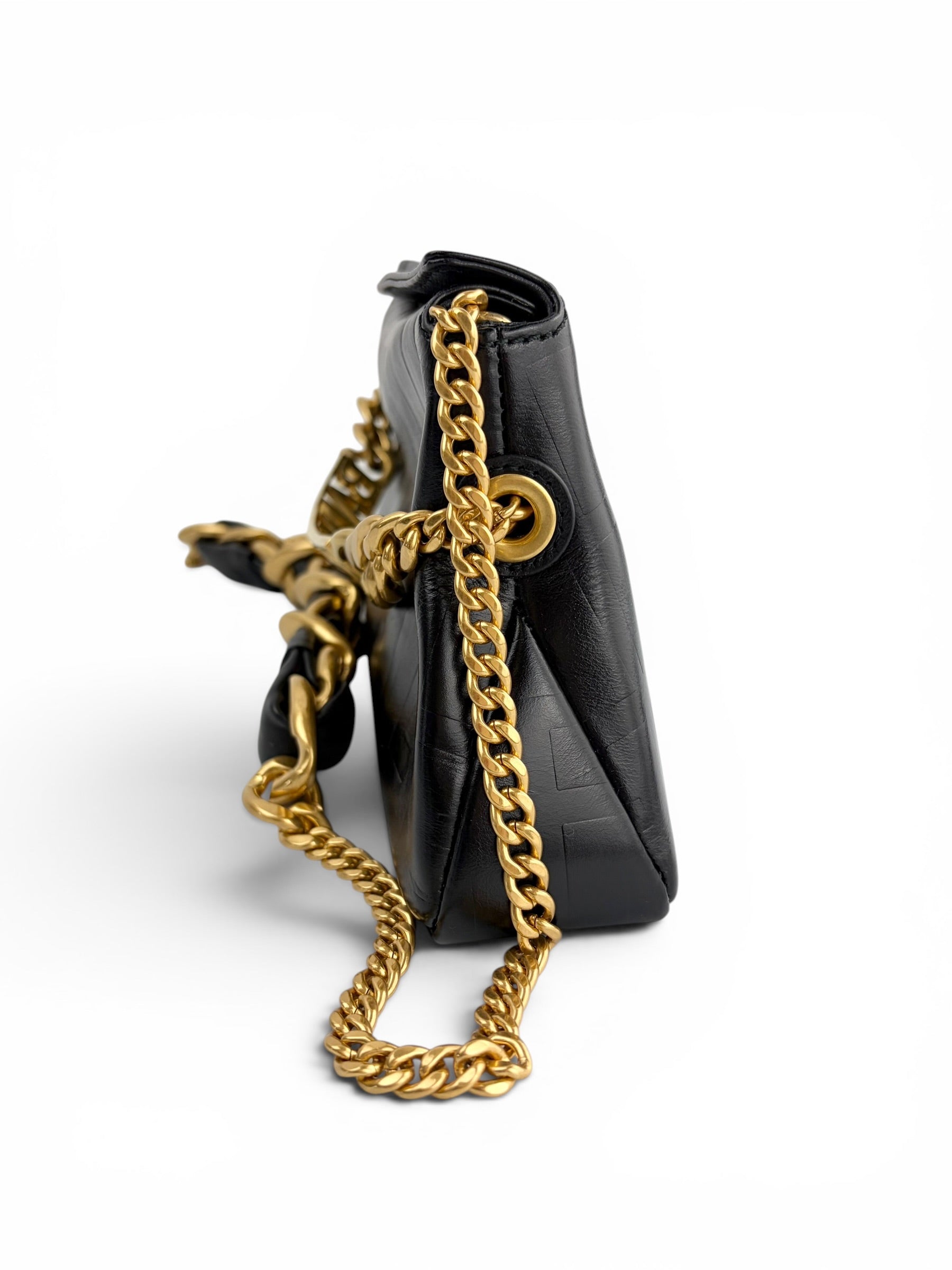 balmain-black-leather-1945-soft-pouch-w--chain-1