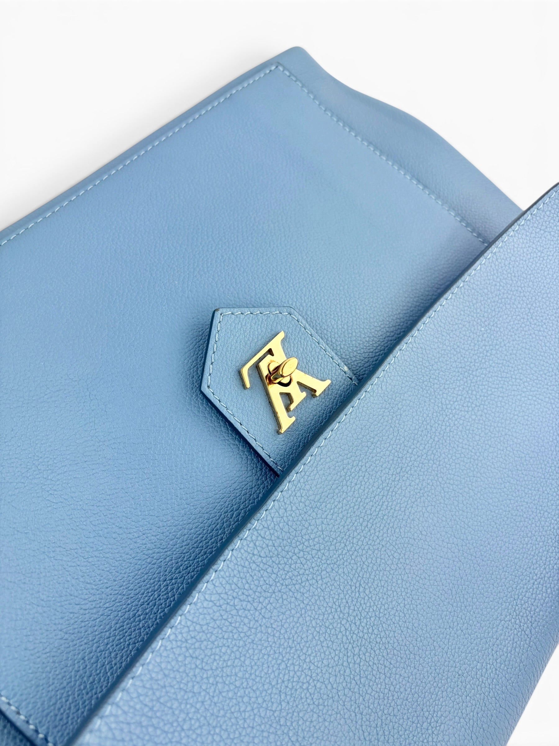 louis-vuitton-blue-leather-soft-lockme-mm--5