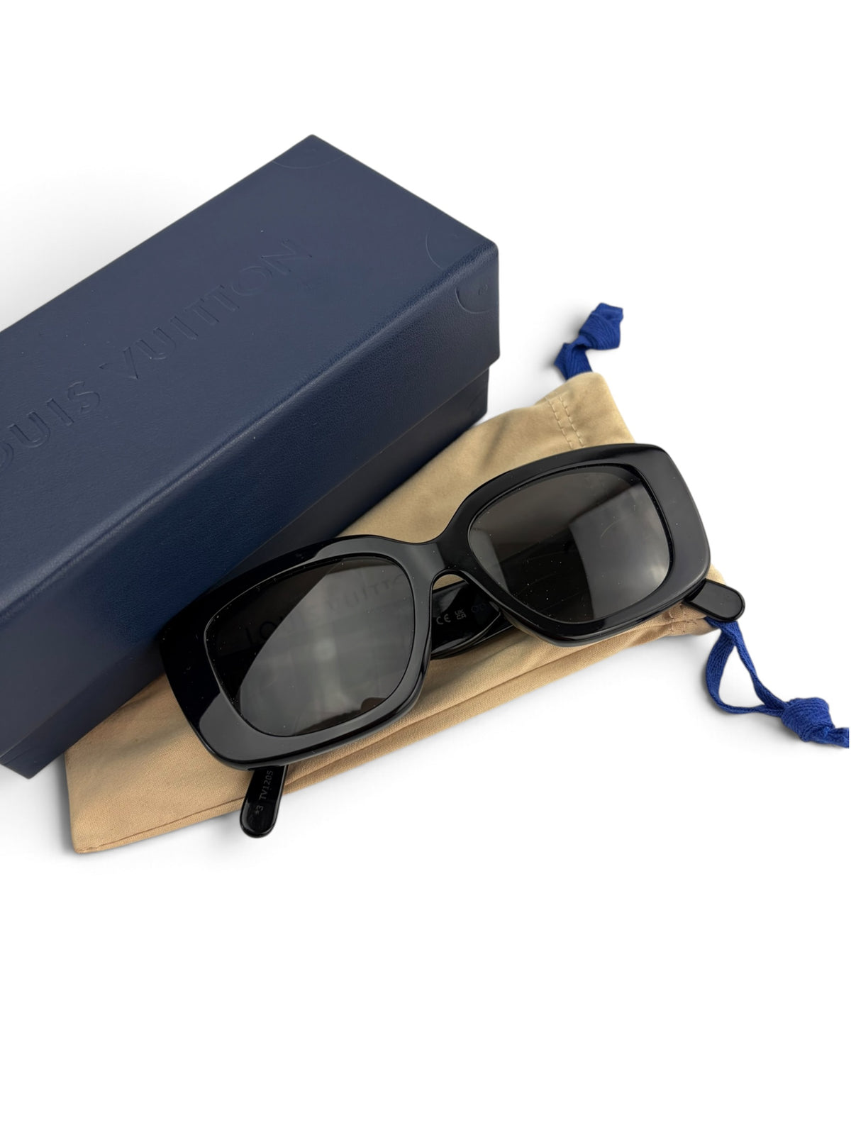 louis-vuitton-black-narrow-sunglasses-w--case-1
