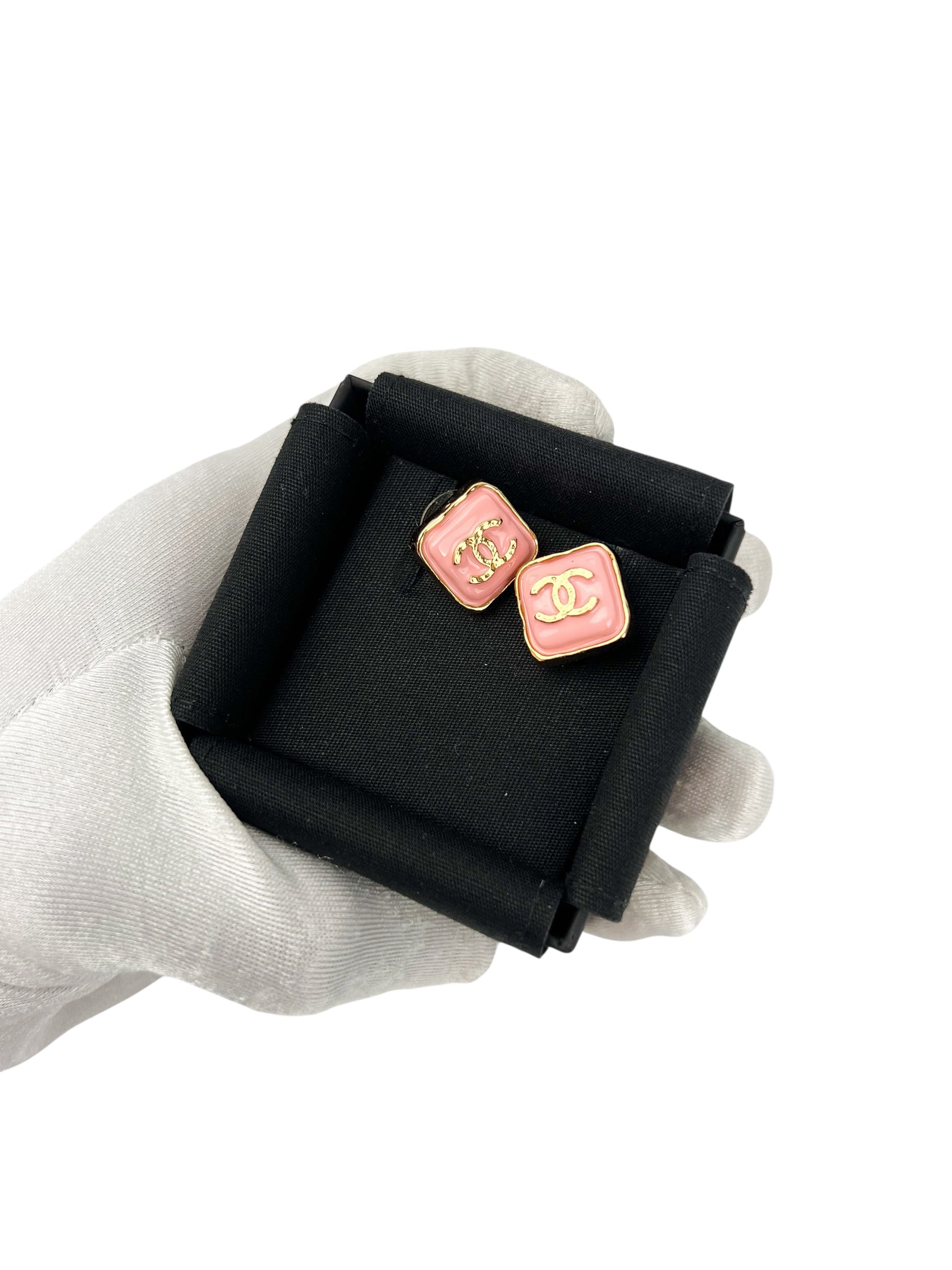 chanel-ressin-cc-square-earrings-7
