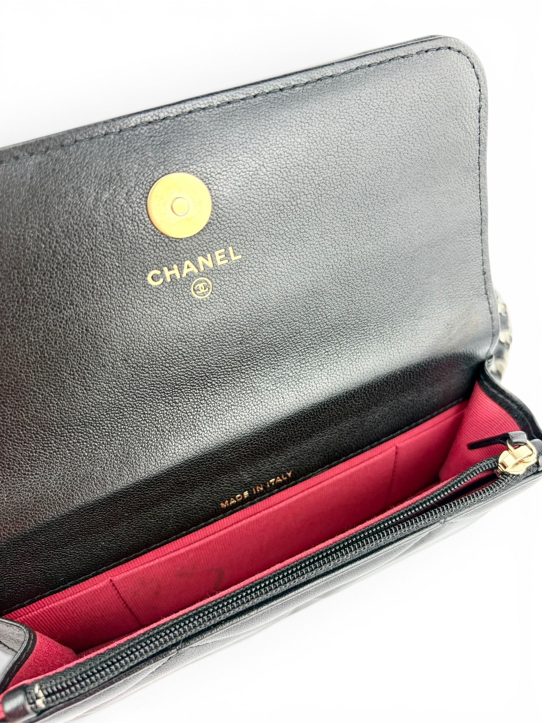 chanel-19-black-lambskin-flap-chain-wallet-9