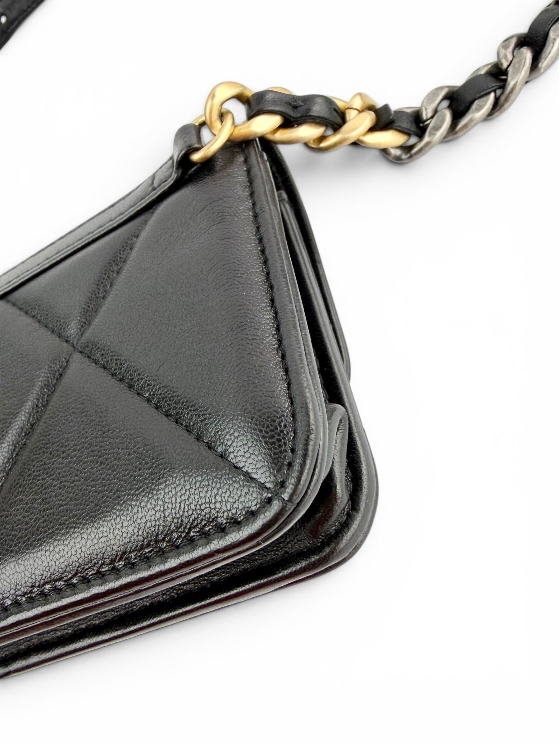 chanel-19-black-lambskin-flap-chain-wallet-3