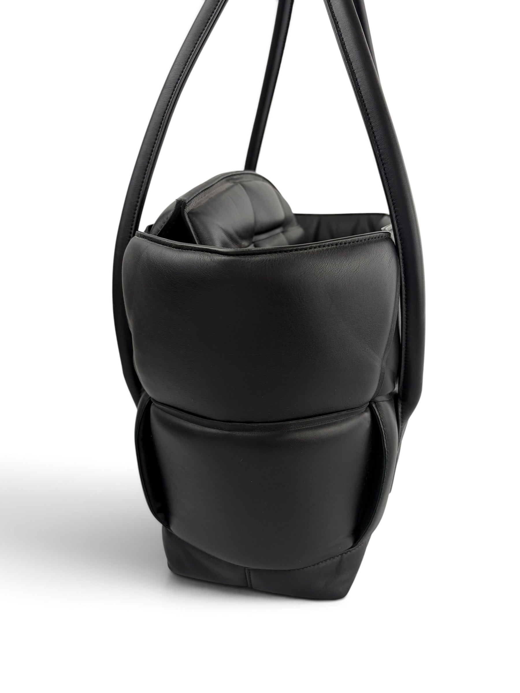 bottega-veneta-padded-black-maxi-large-arco-tote-1