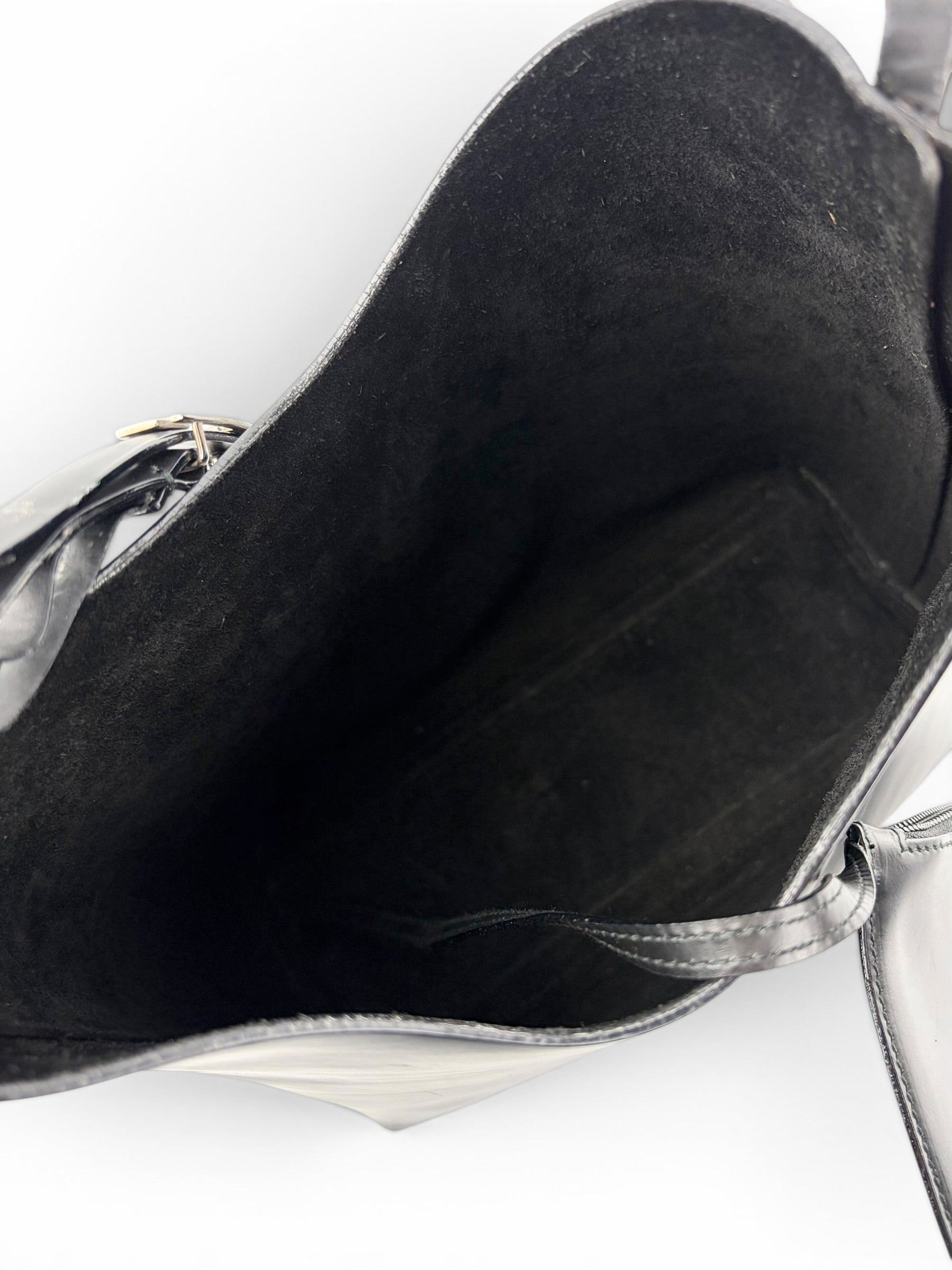 gucci-black-vintage-leather-shoulder-bag-10