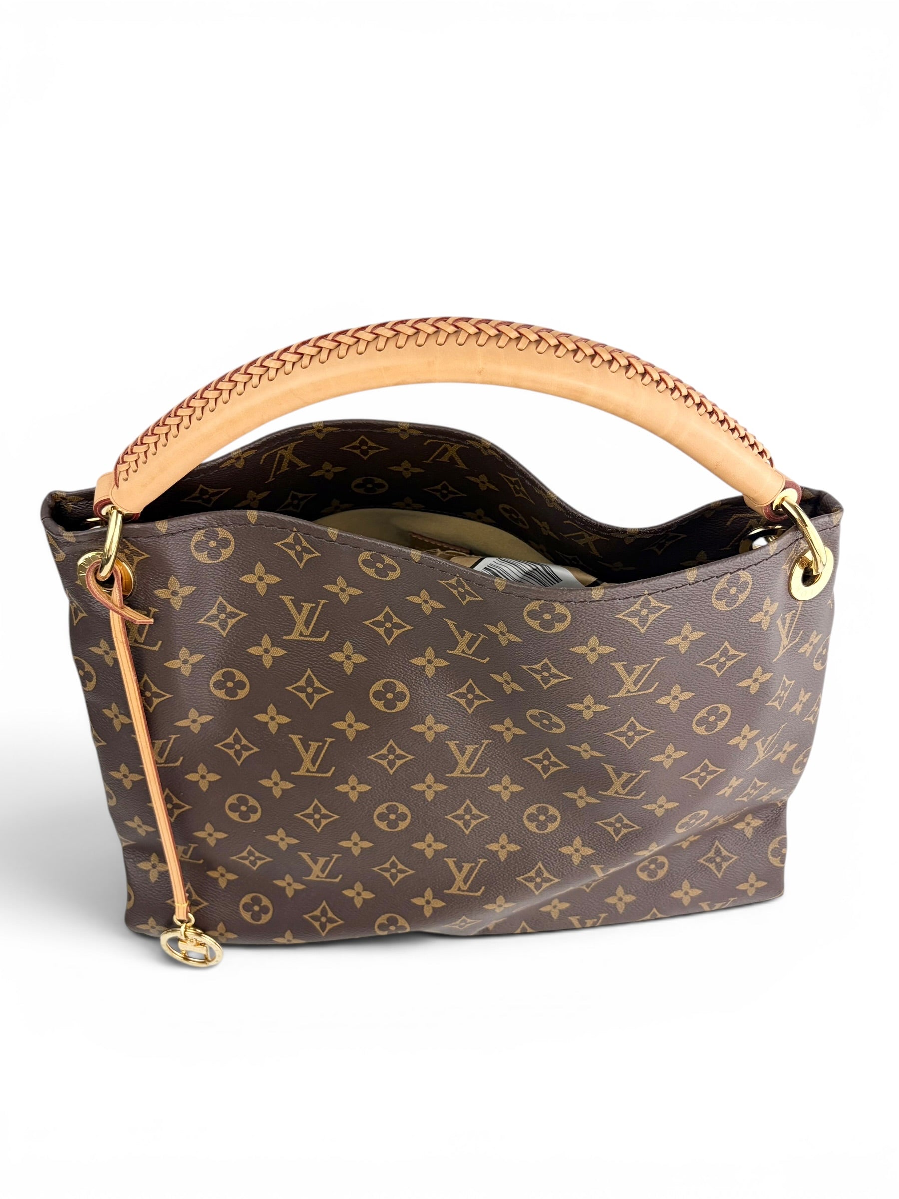 louis-vuitton-monogram-artsy-gm-4