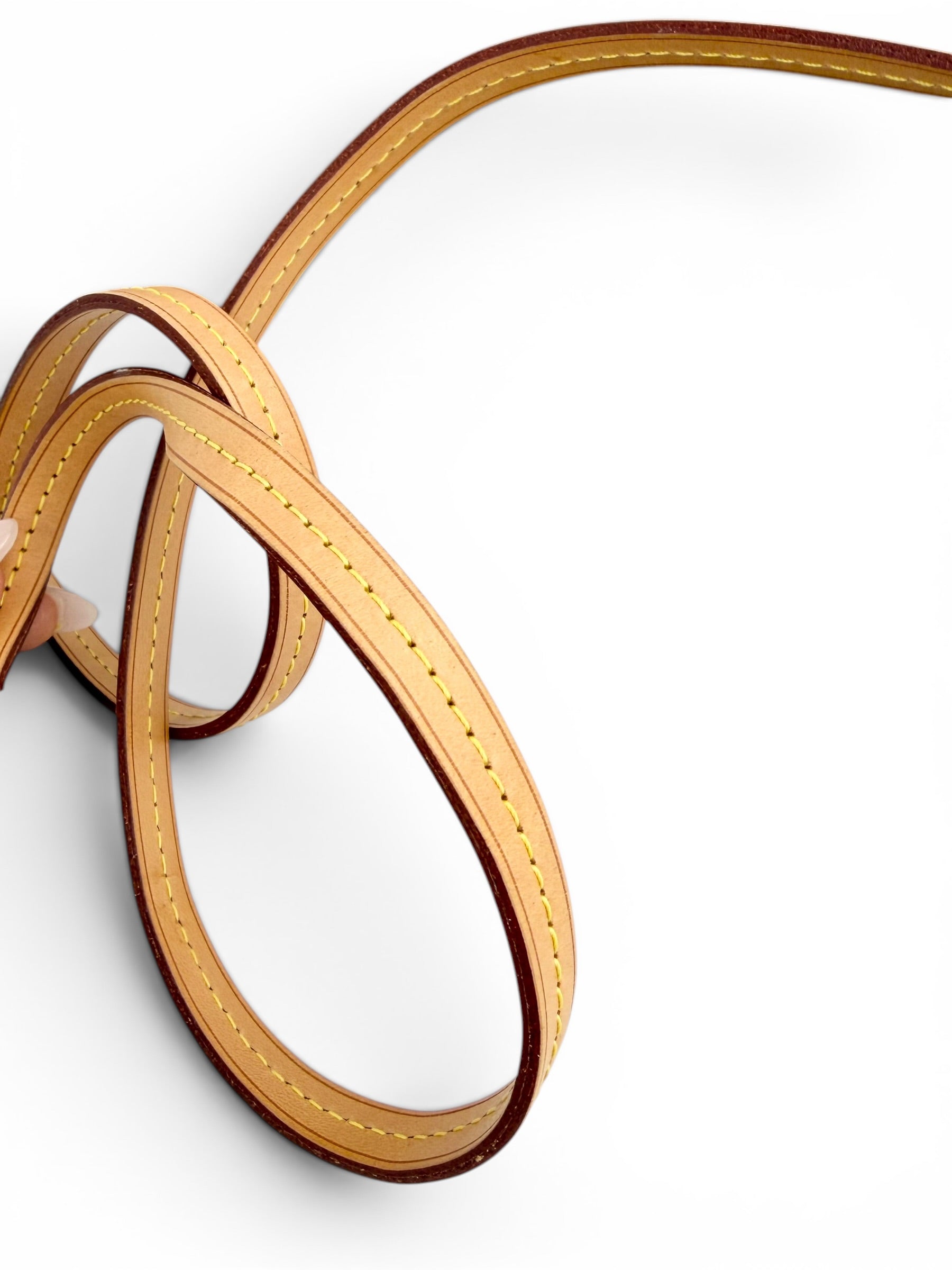 louis-vuitton-monogram-favorite-crossbody-mm-5