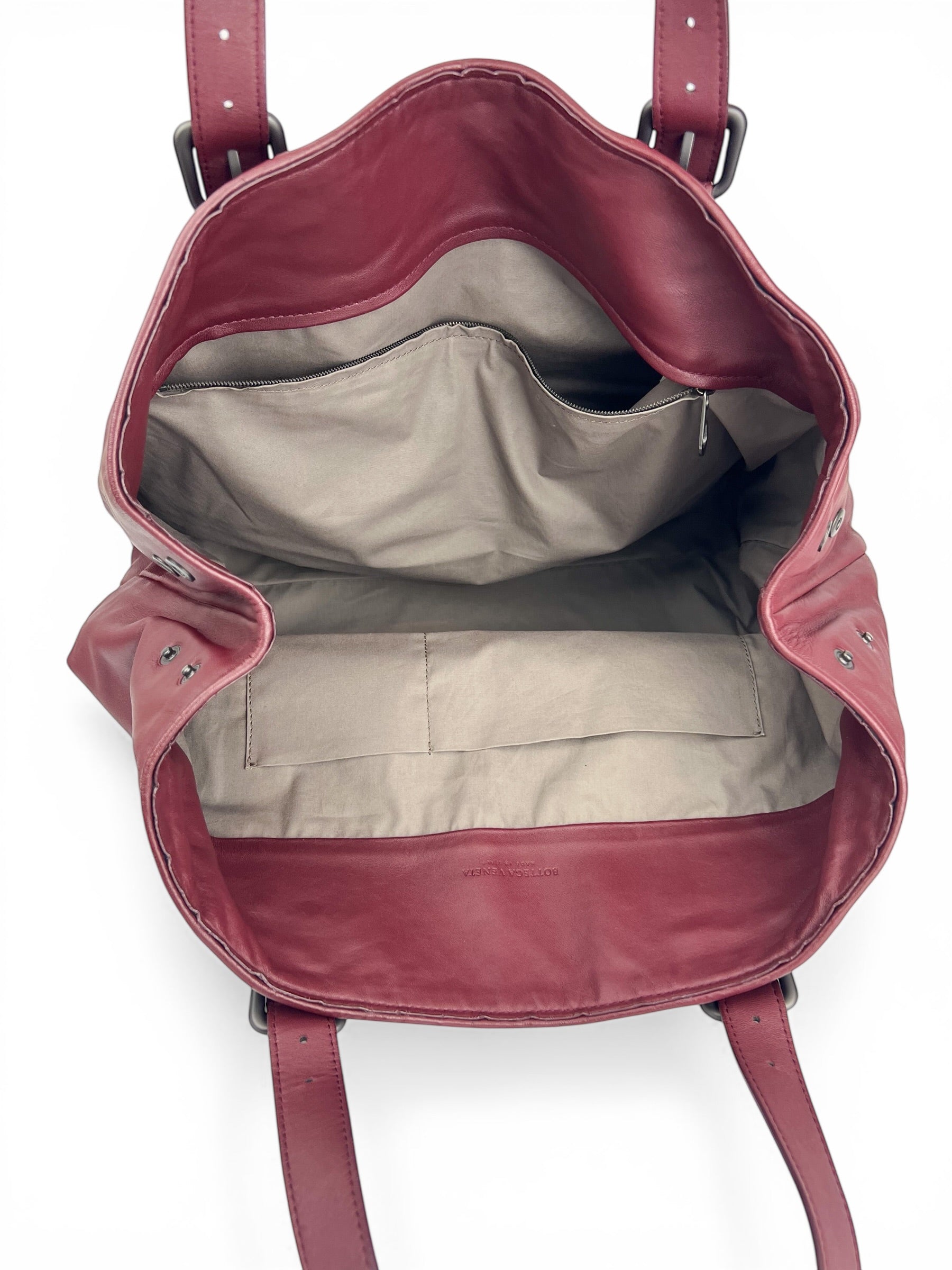 bottega-veneta-intrecciato-burgundy-tote-8