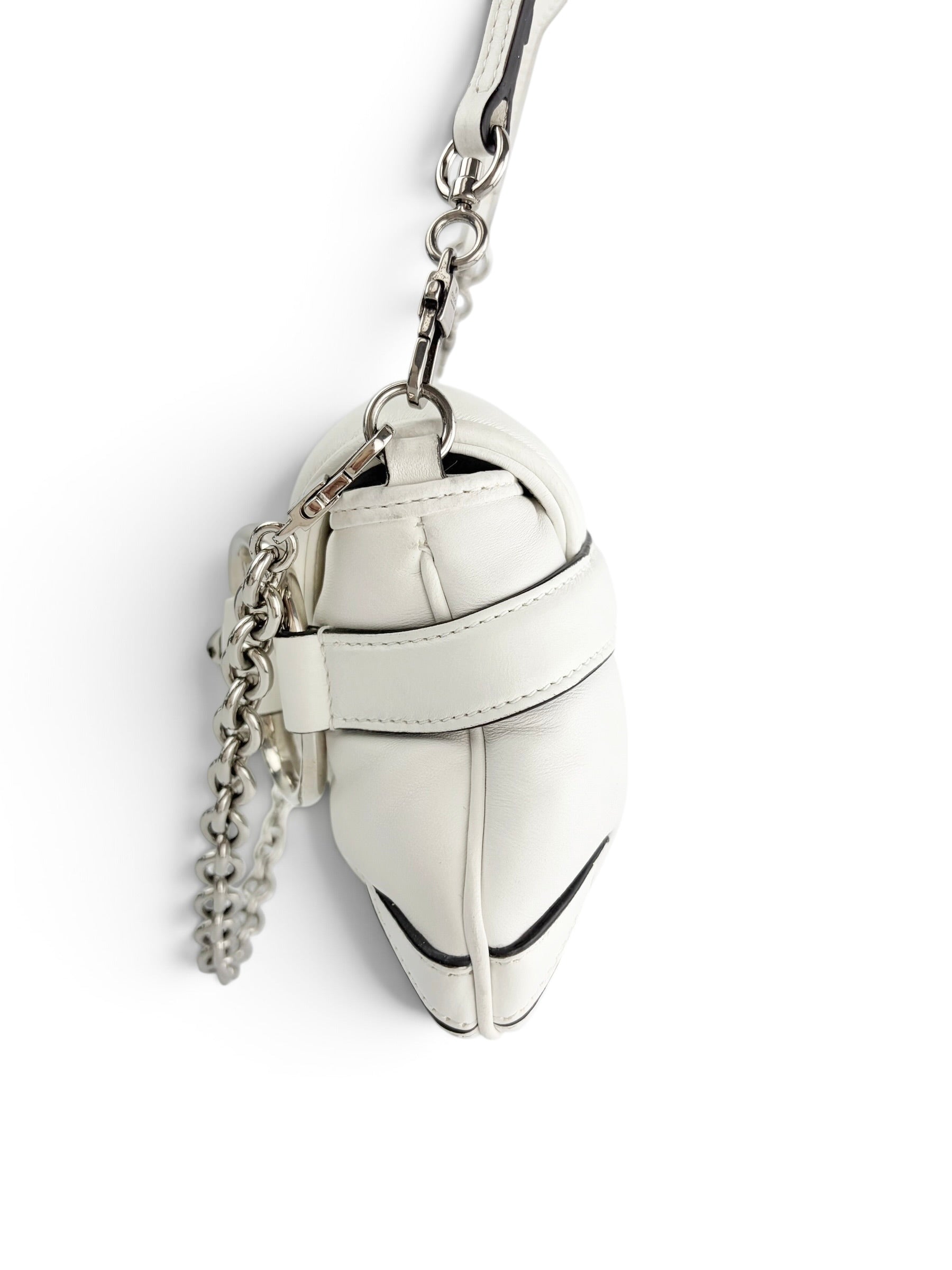 gucci-white-small-horsebit-chain-shoulder-bag-1