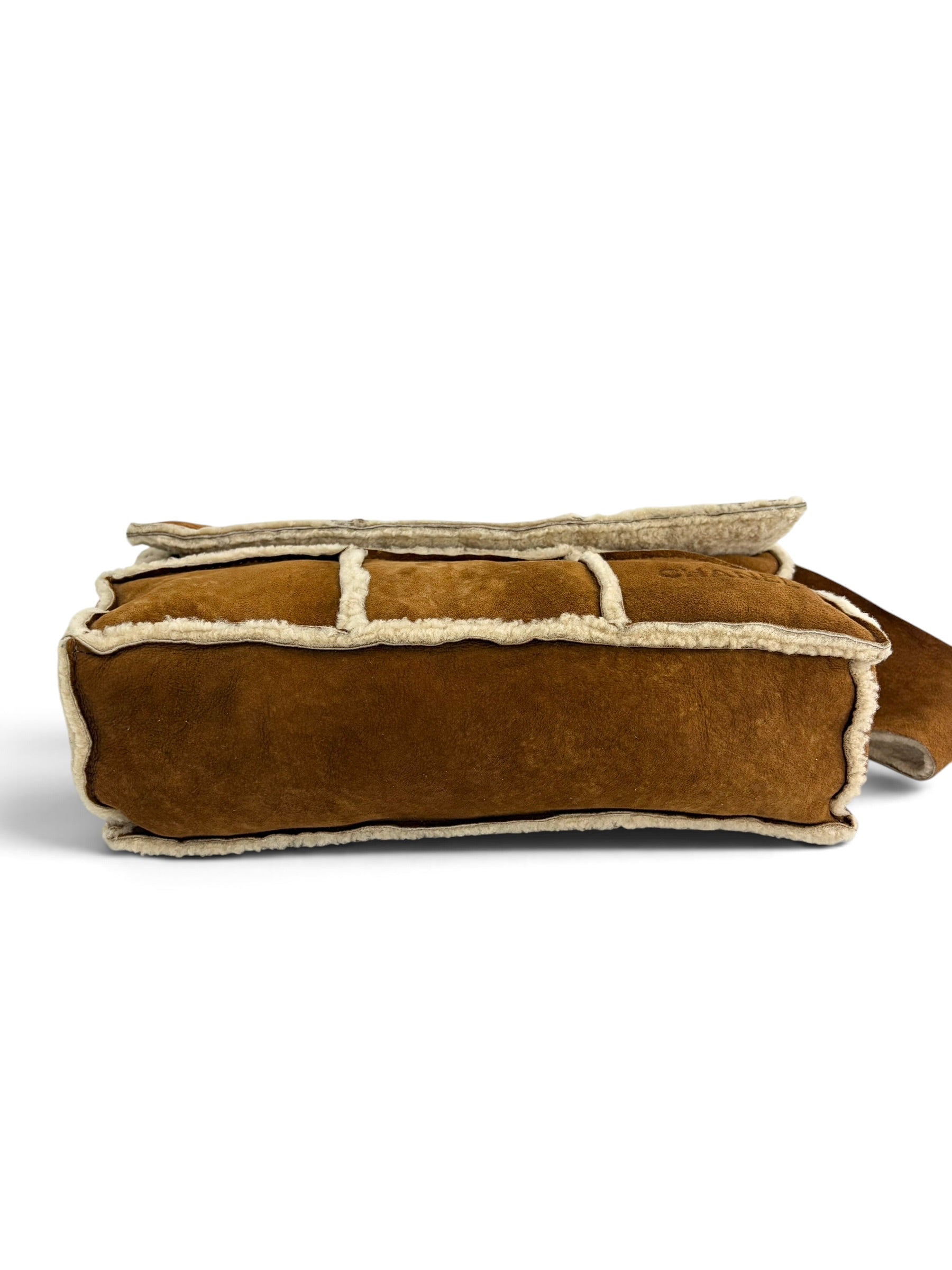 chanel-shearling-reissue-shoulder-bag-5
