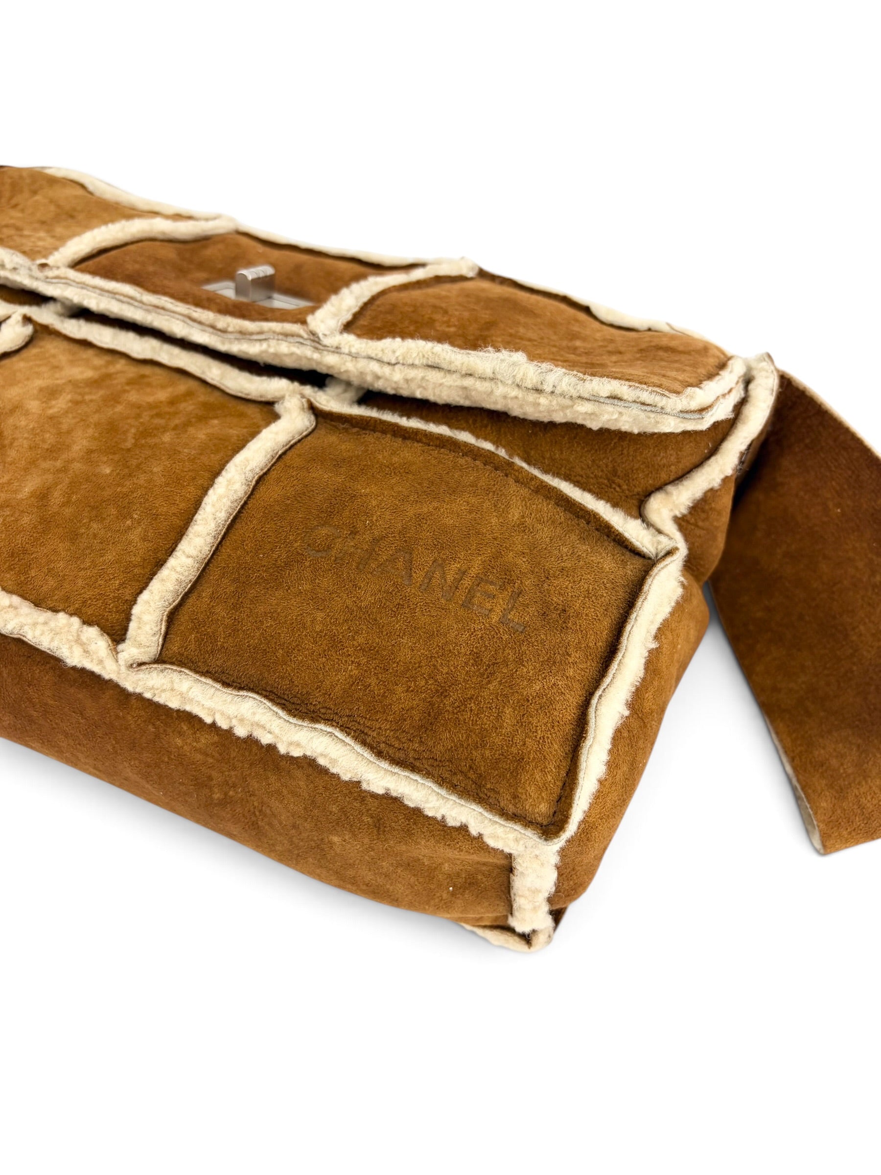 chanel-shearling-reissue-shoulder-bag-7