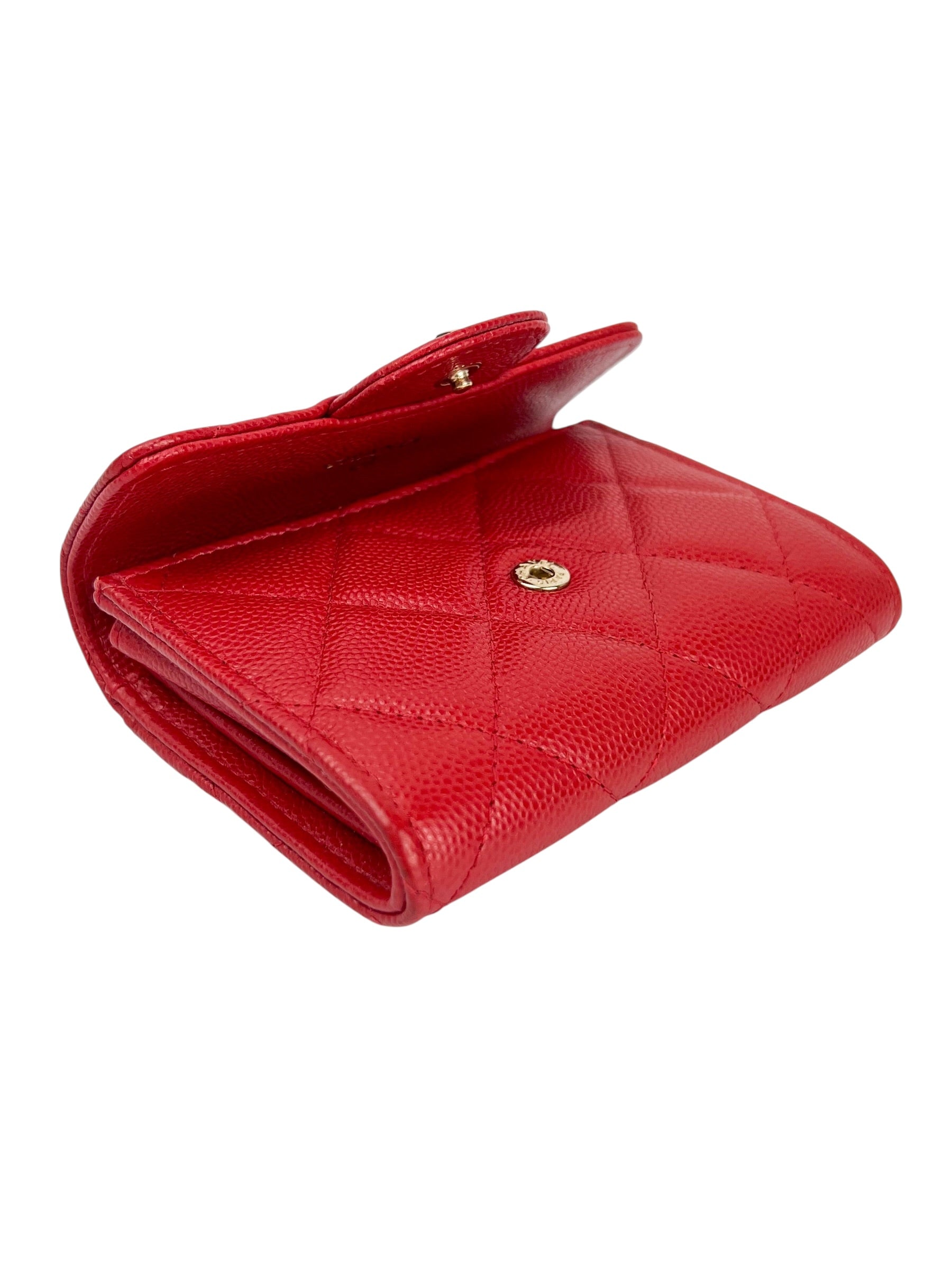 chanel-red-quilted-caviar-trifold-wallet-8