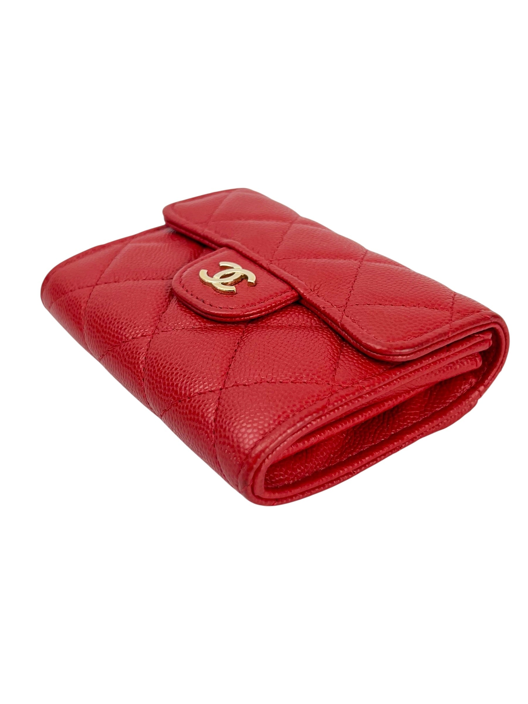 chanel-red-quilted-caviar-trifold-wallet-4