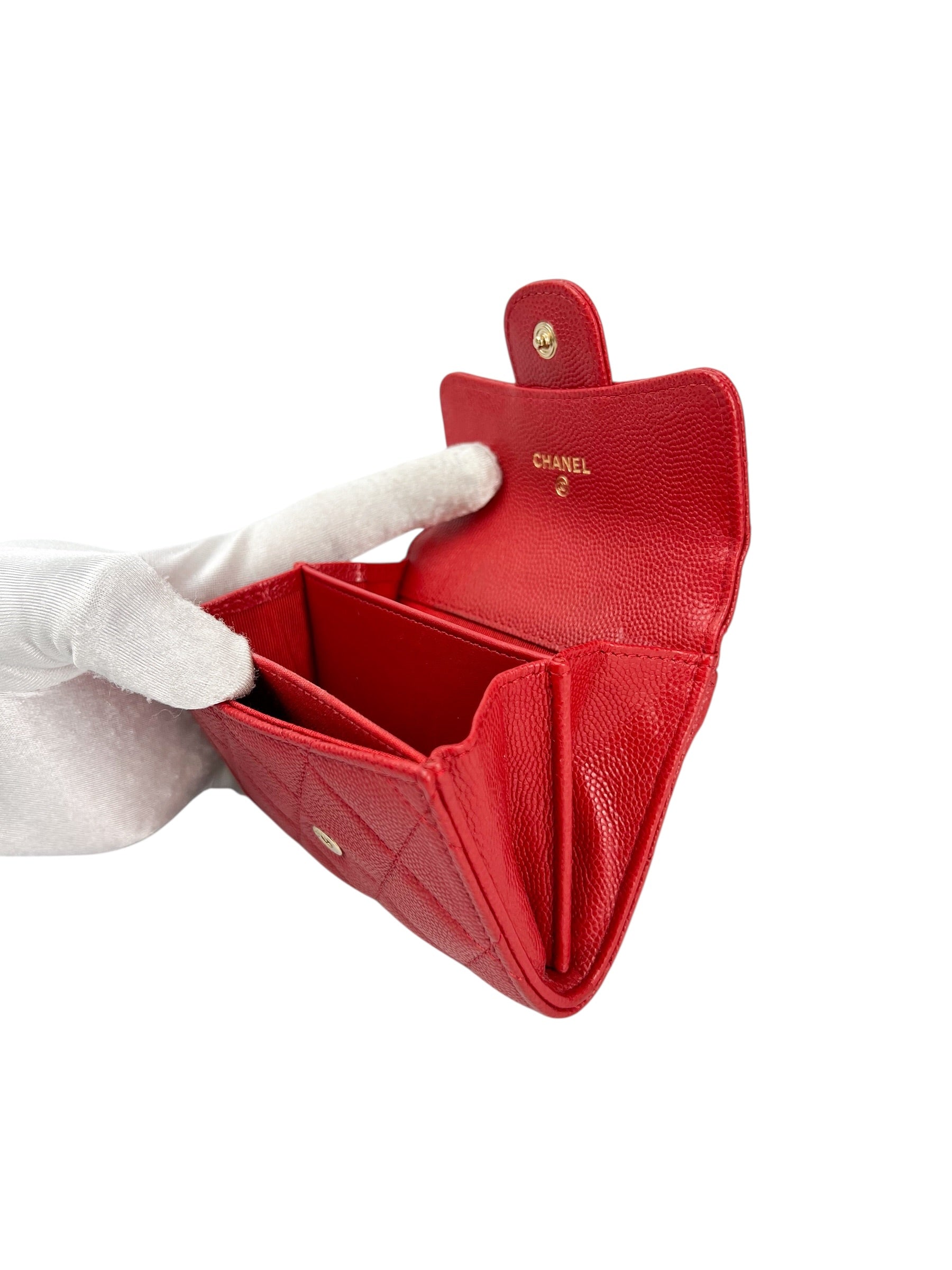 chanel-red-quilted-caviar-trifold-wallet-9
