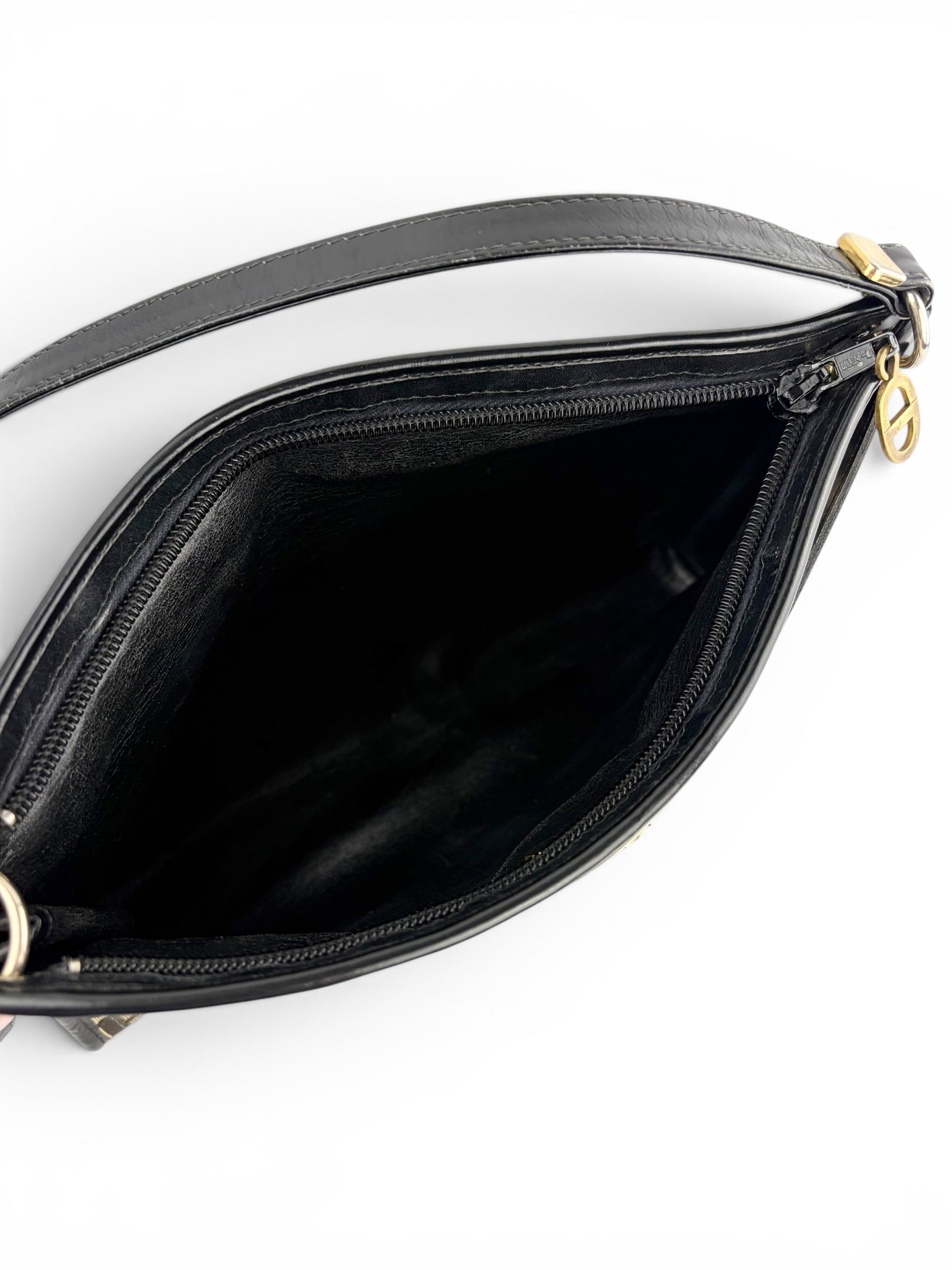 christian-dior-vintage-trotter-shoulder-bag-9