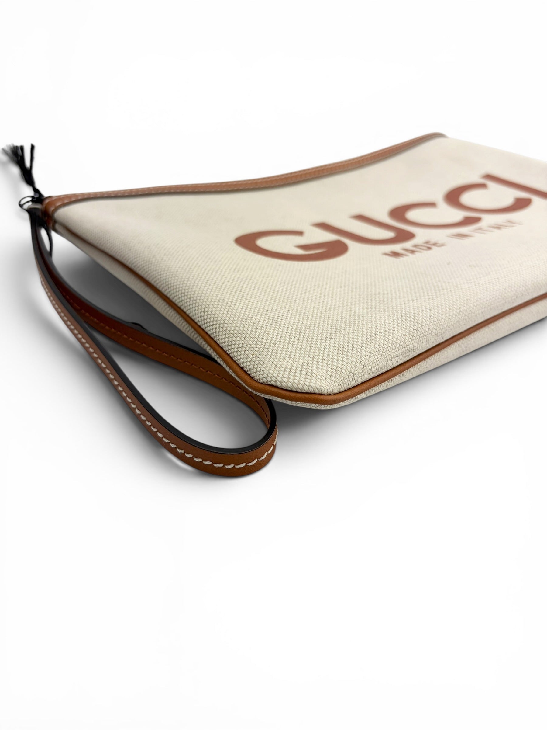 gucci-logo-canvas-zip-clutch-wristlet--4