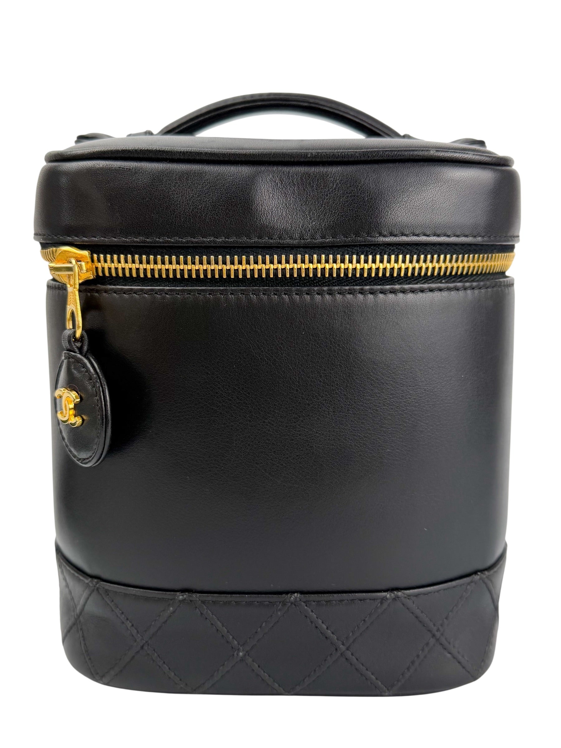 chanel-vintage-black-lambskin-vanity--0