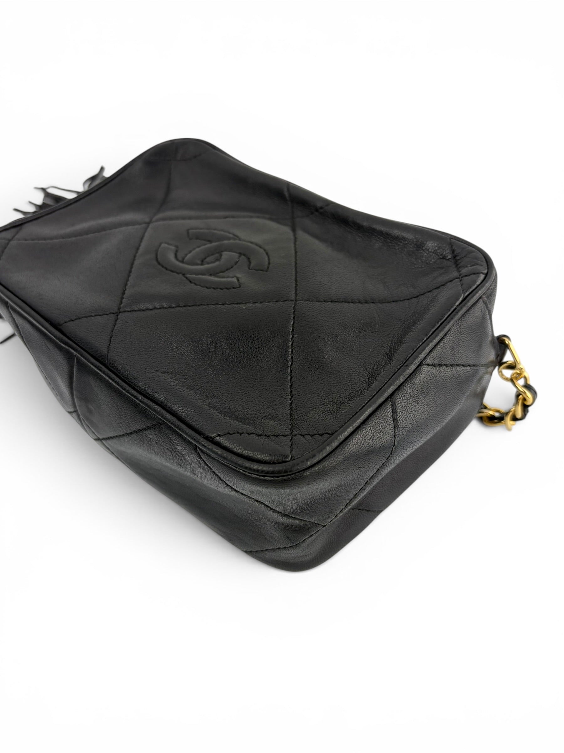 chanel-black-lambskin-vintage-cc-camera-bag--8