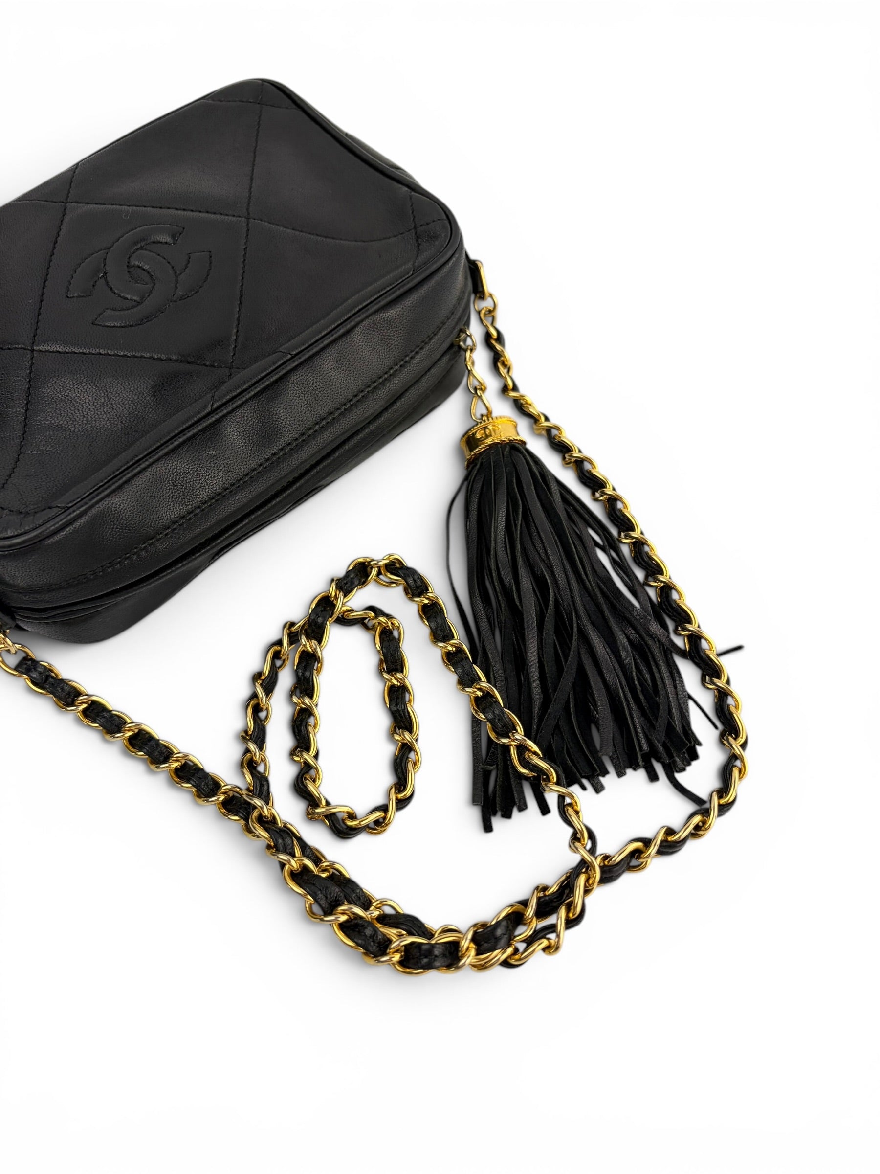 chanel-black-lambskin-vintage-cc-camera-bag--5