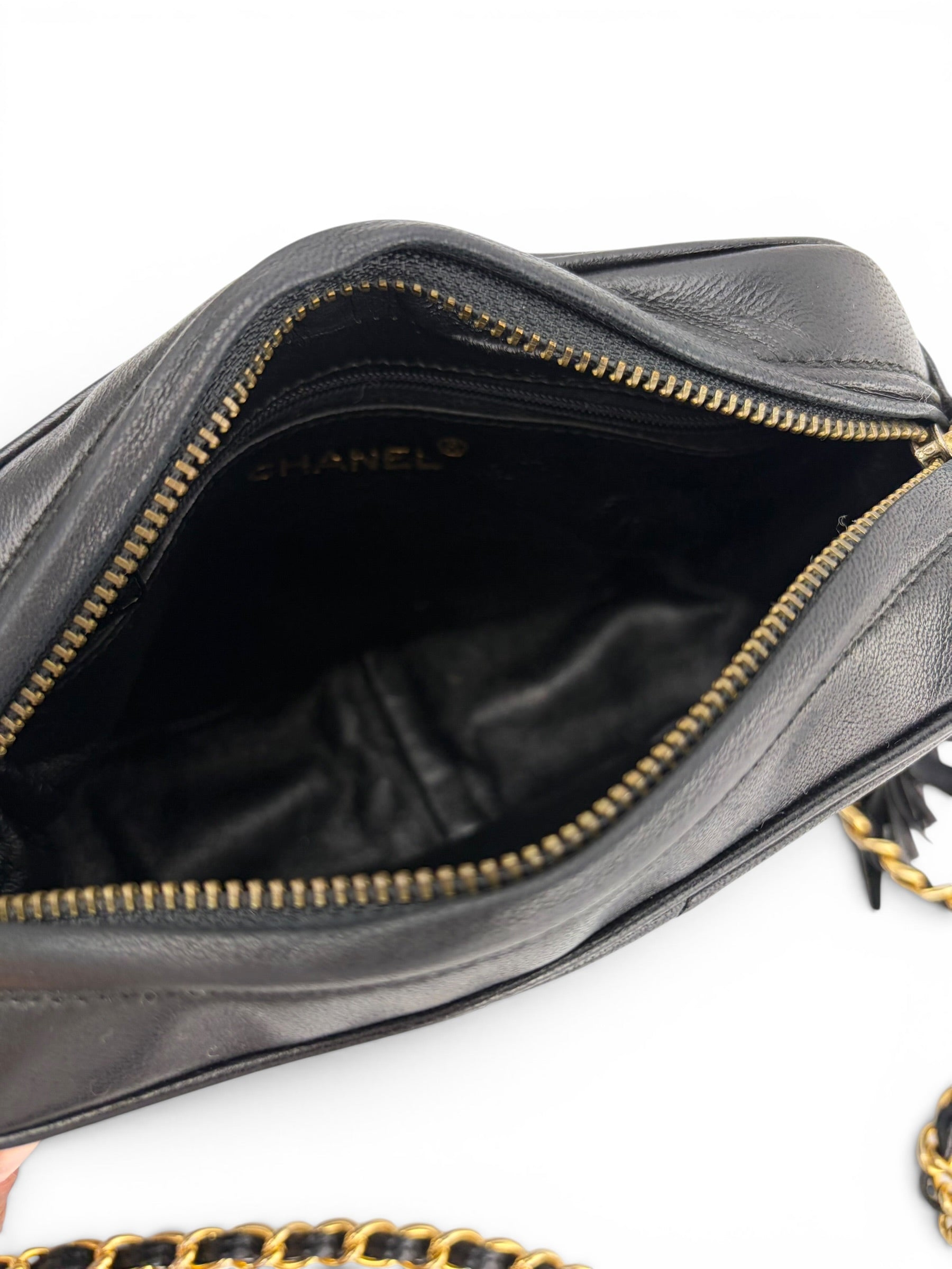 chanel-black-lambskin-vintage-cc-camera-bag--10