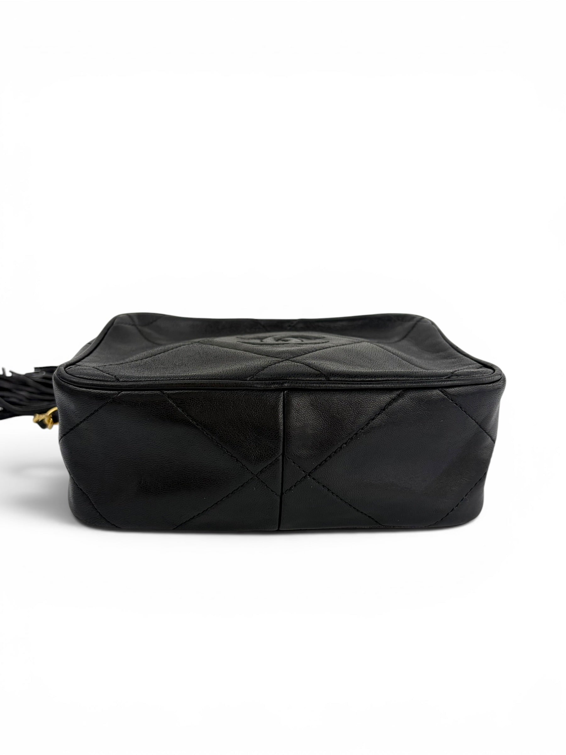 chanel-black-lambskin-vintage-cc-camera-bag--7