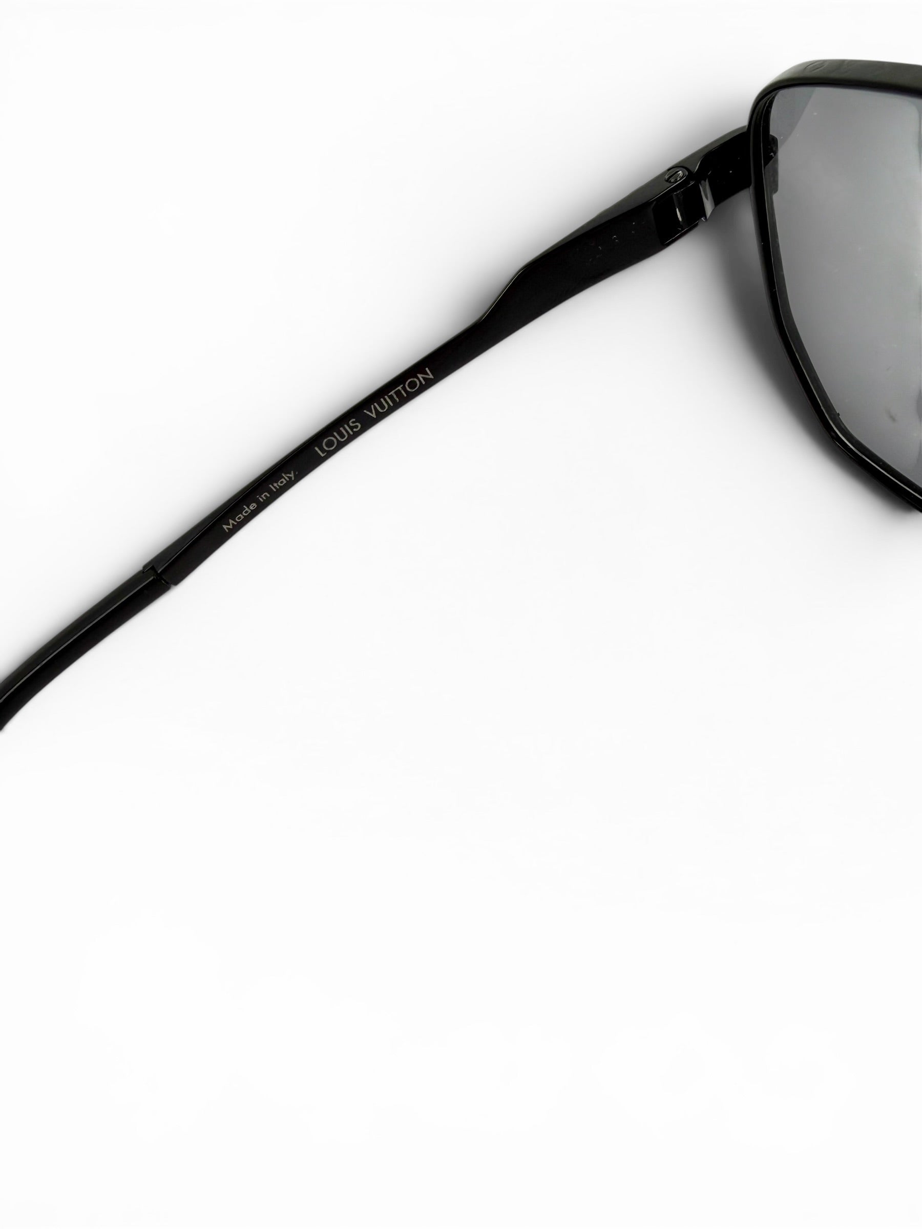 louis-vuitton-lv-sky-mask-sunglasses-w--case-2