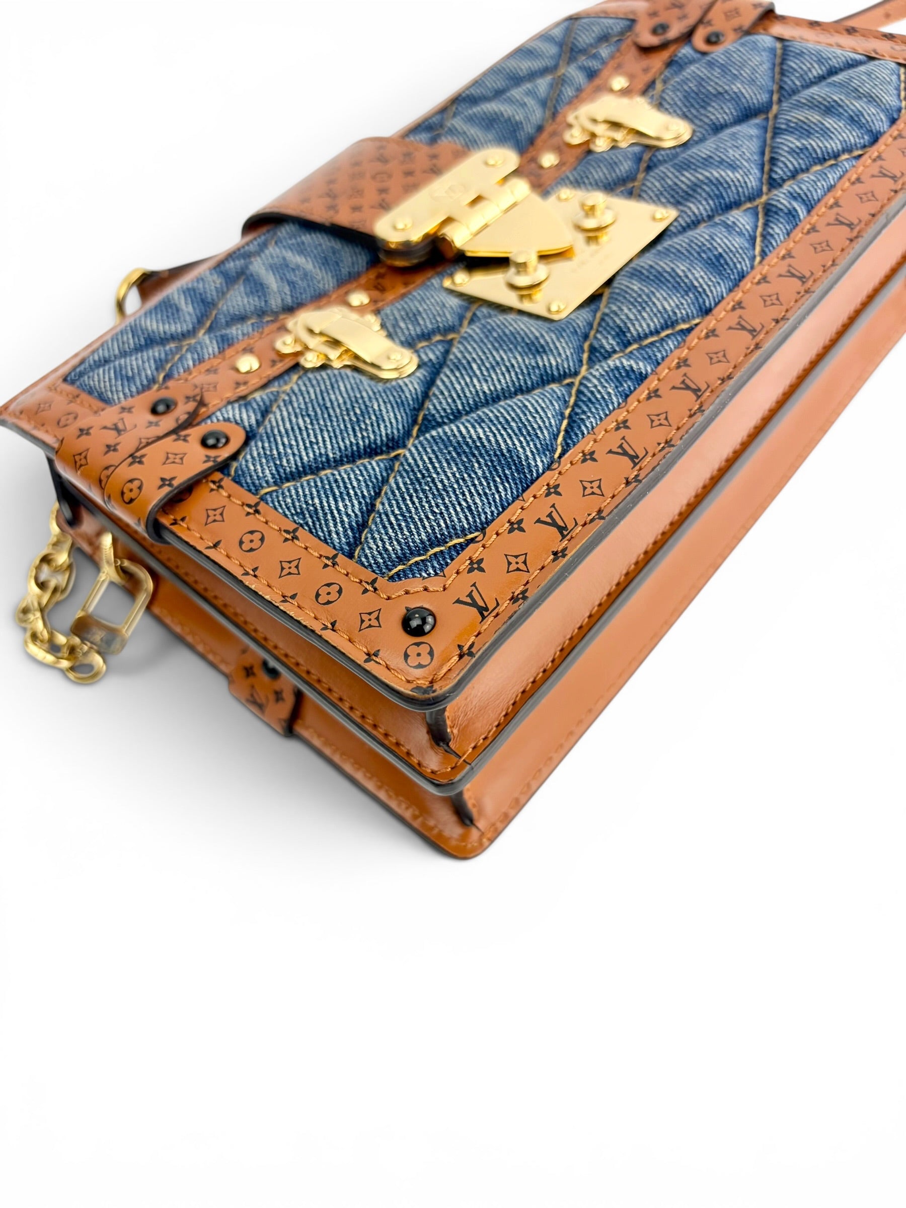 louis-vuitton-limited-edition-denim-calfskin-malletage-trunk-clutch-8
