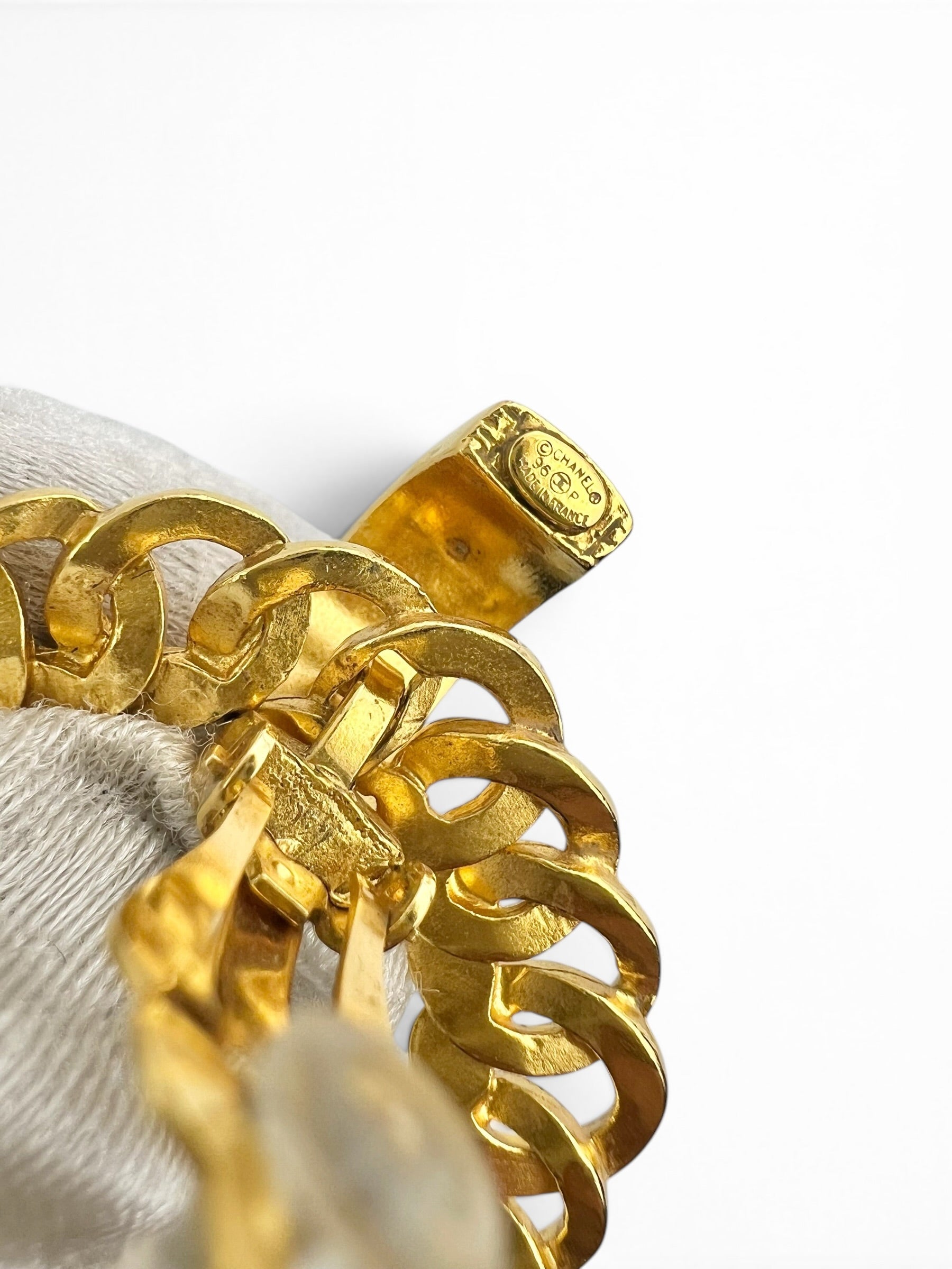 chanel-gold-vintage-drop-circular-earrings-4