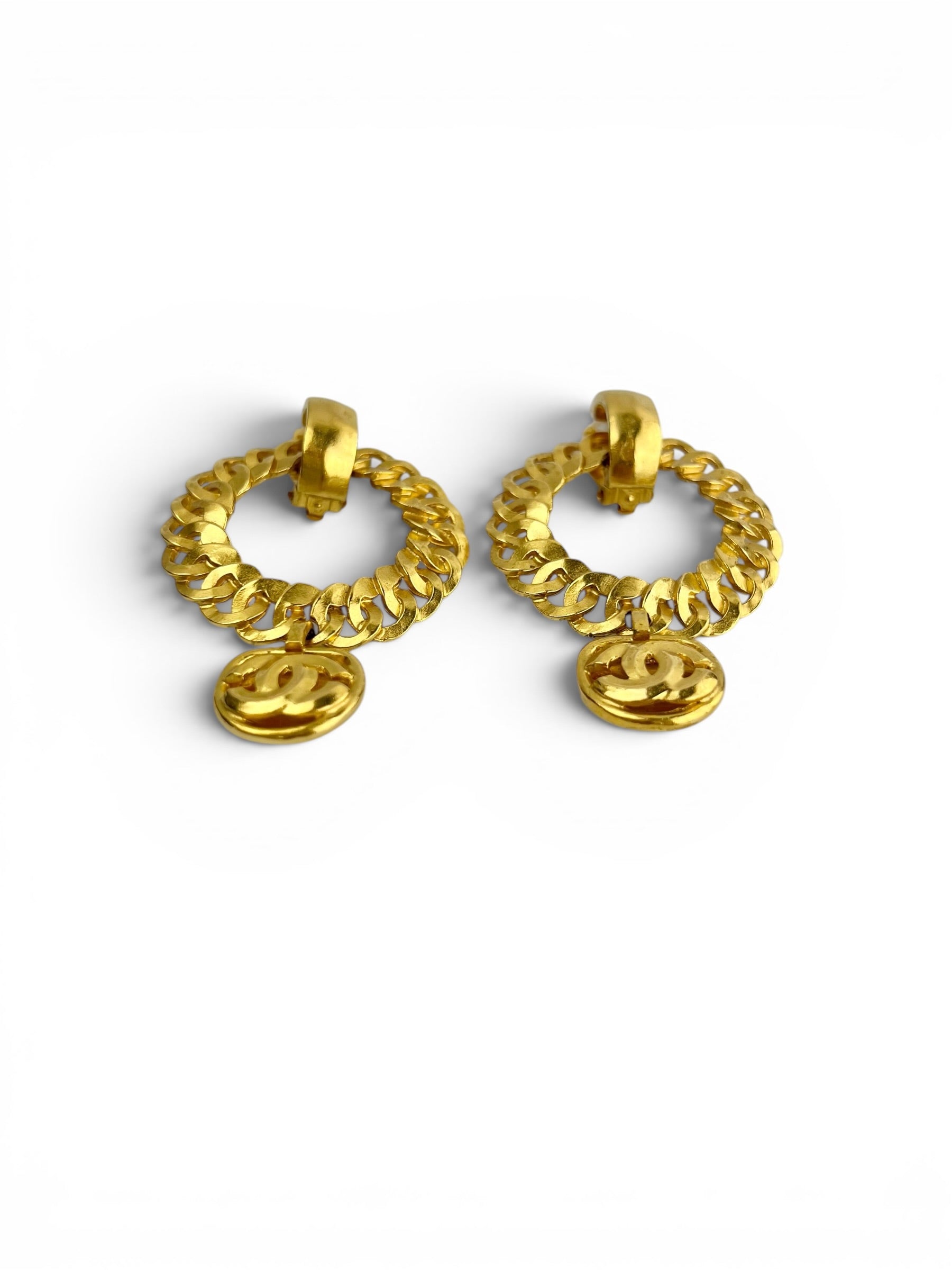 chanel-gold-vintage-drop-circular-earrings-2