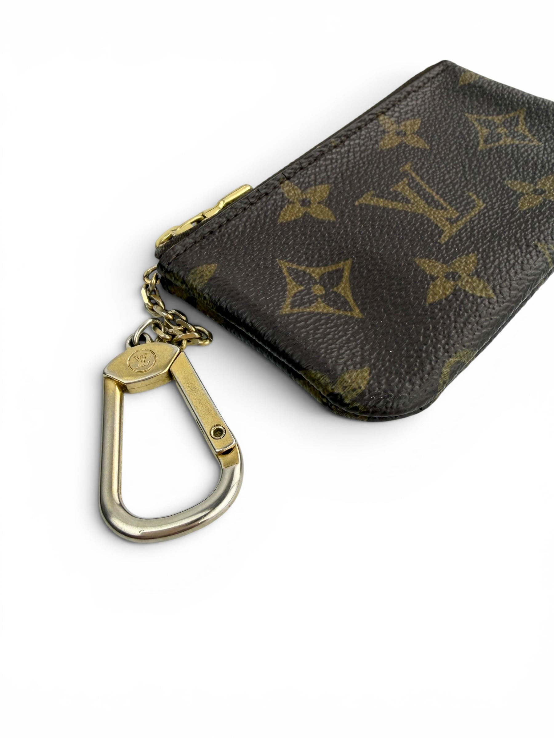 louis-vuitton-monogram-key-pouch--2