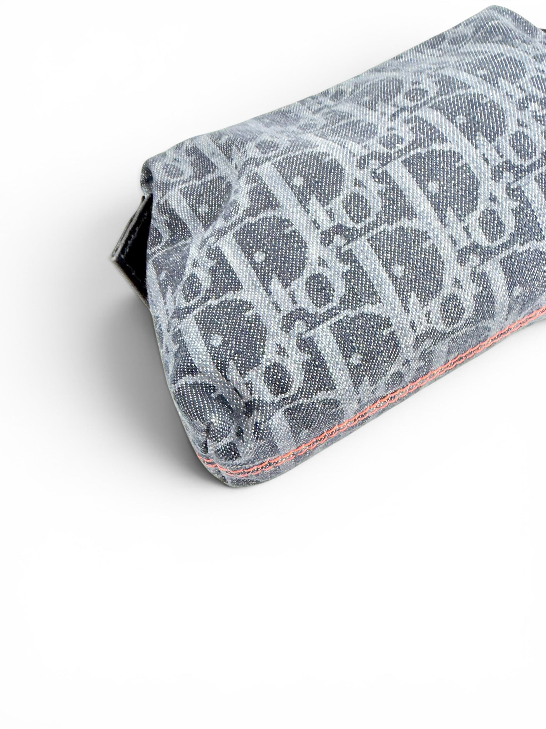 christian-dior-denim-flight-cosmetic-pouch-7